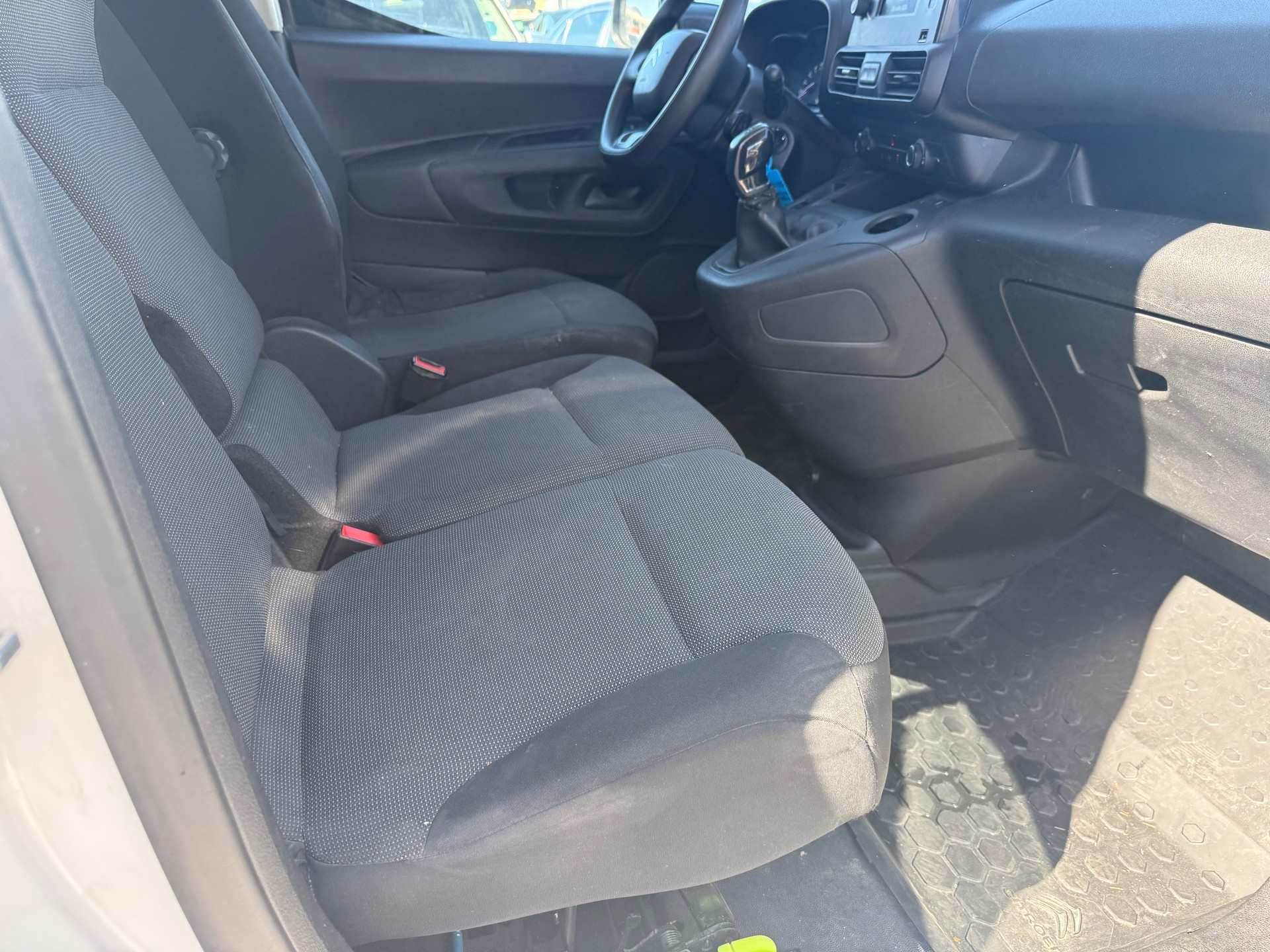 CITROEN Berlingo Van 1.6 Blue HDi 100 s/s Club 650kg-image-8