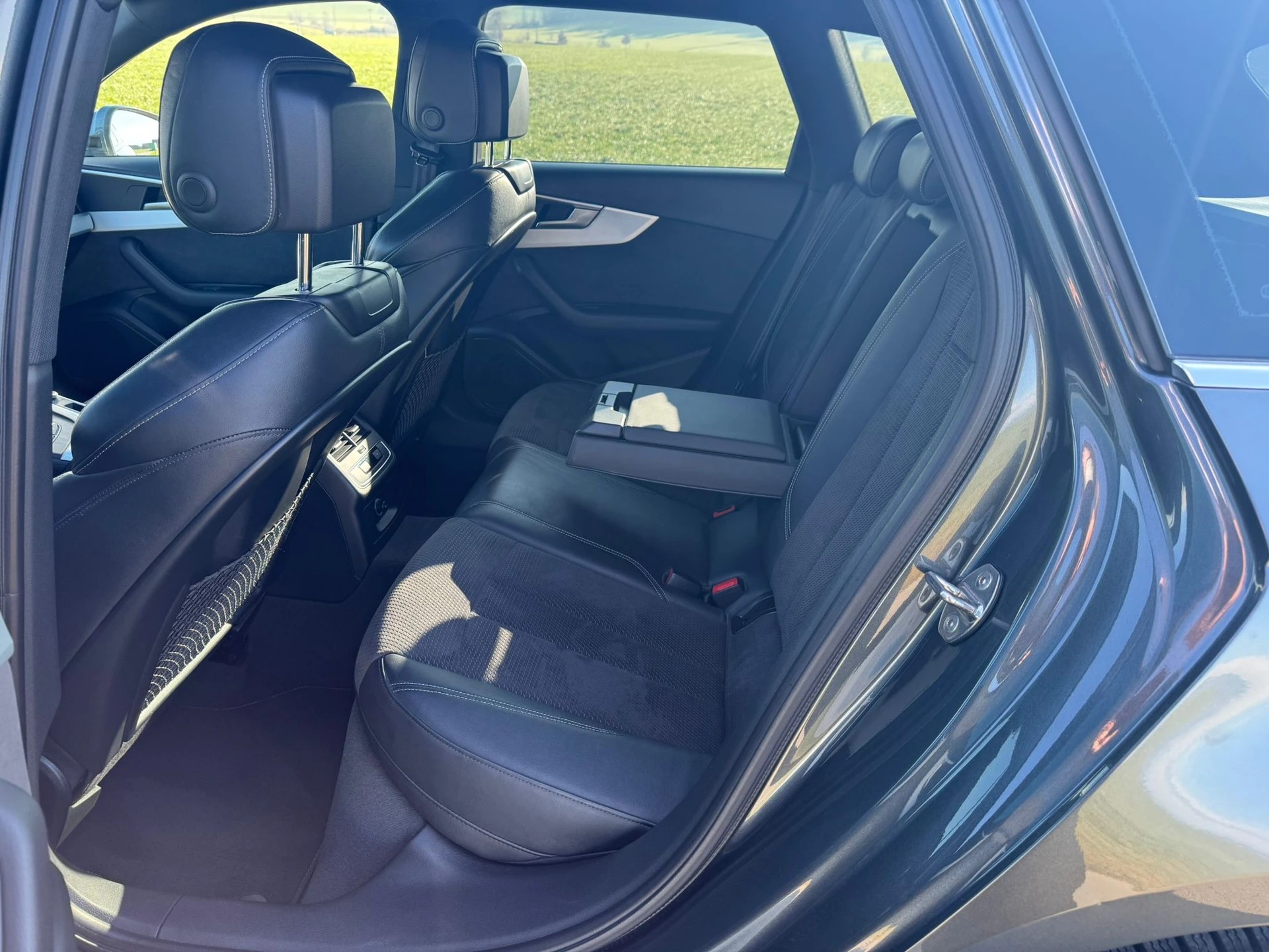 AUDI A4 Avant 2.0 TDI Sport quattro S-tronic-image-7