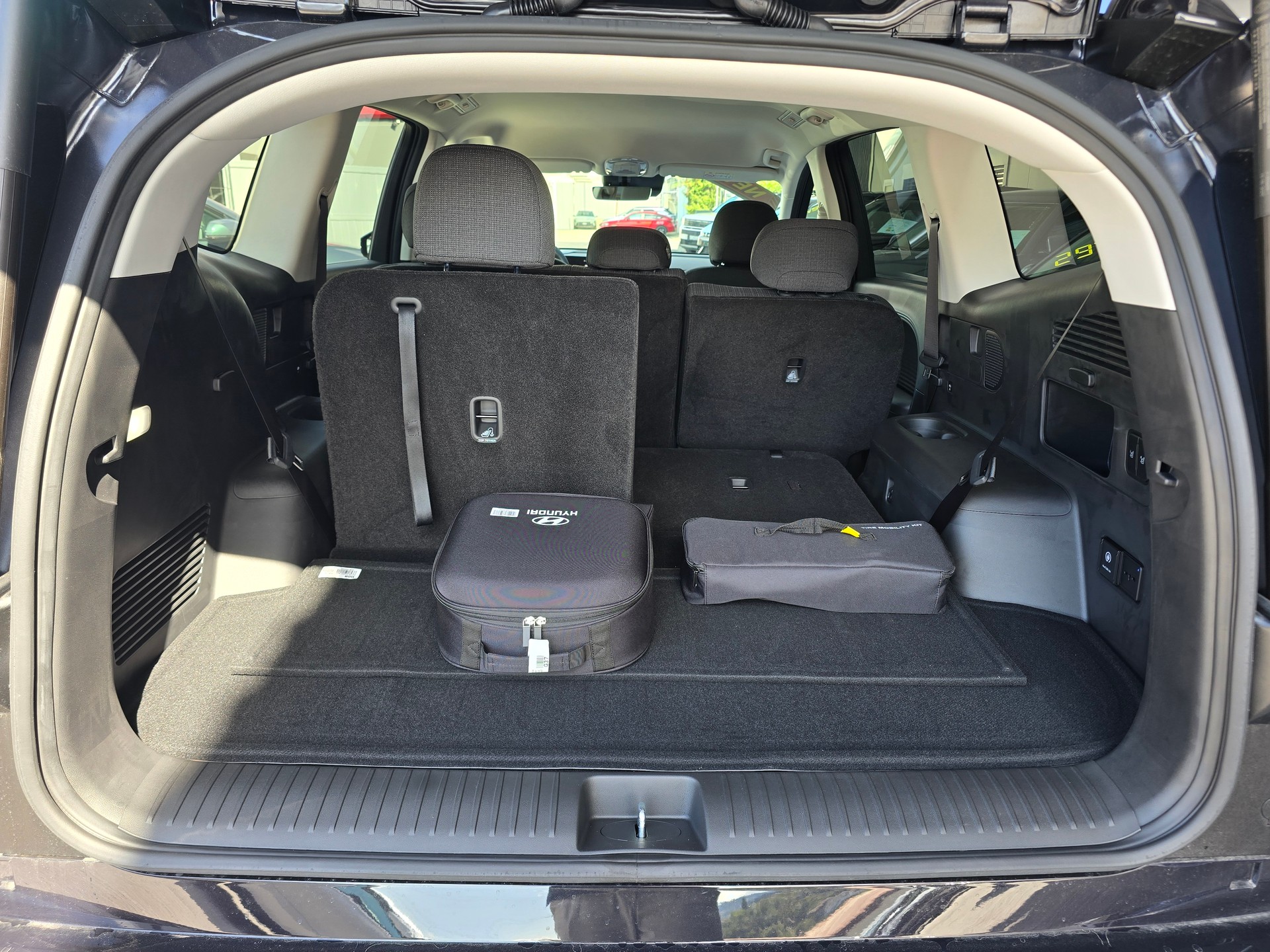 HYUNDAI Ioniq 9 110kWh Amplia 4WD-image-11