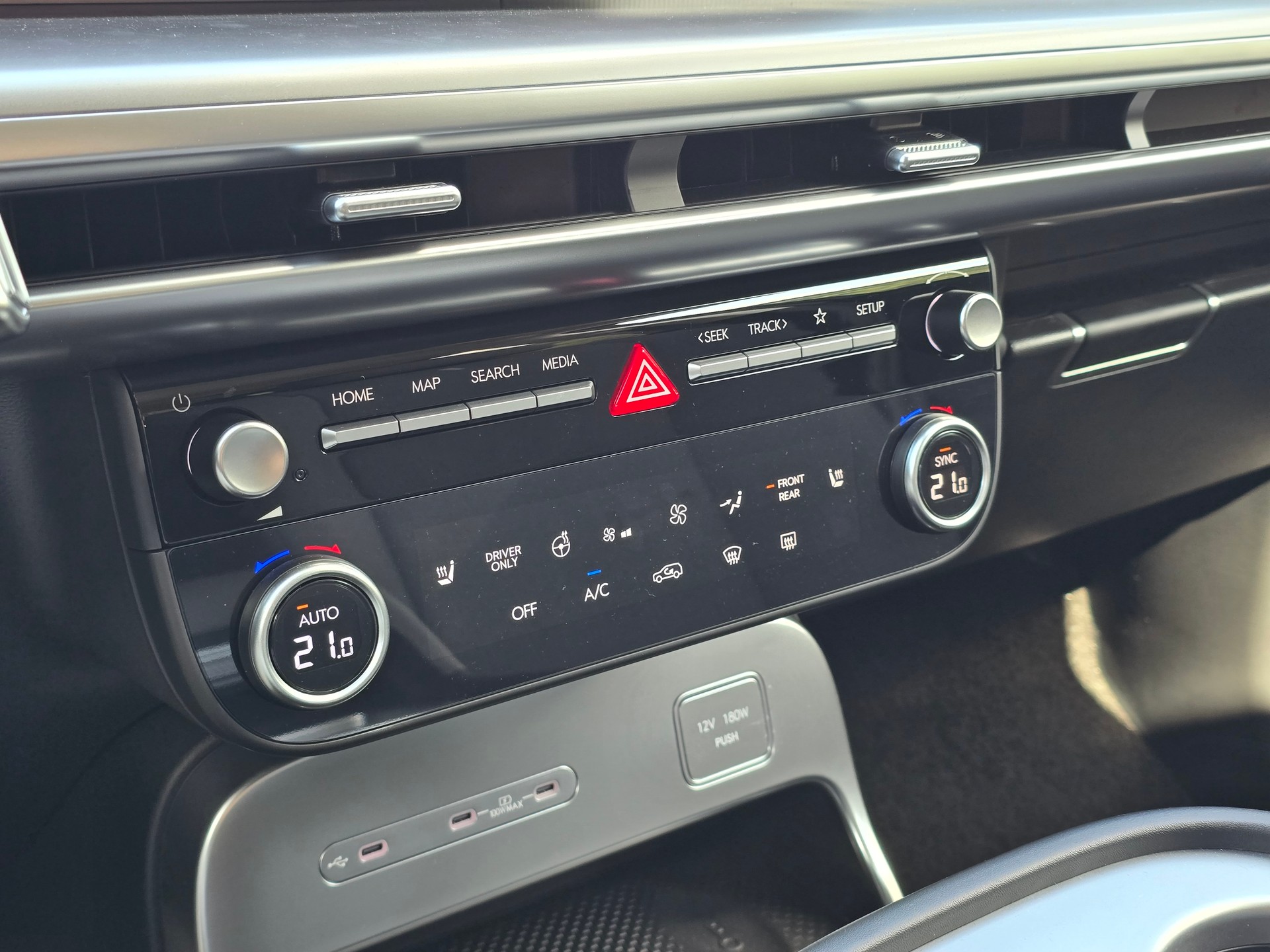 HYUNDAI Ioniq 9 110kWh Amplia 4WD-image-10