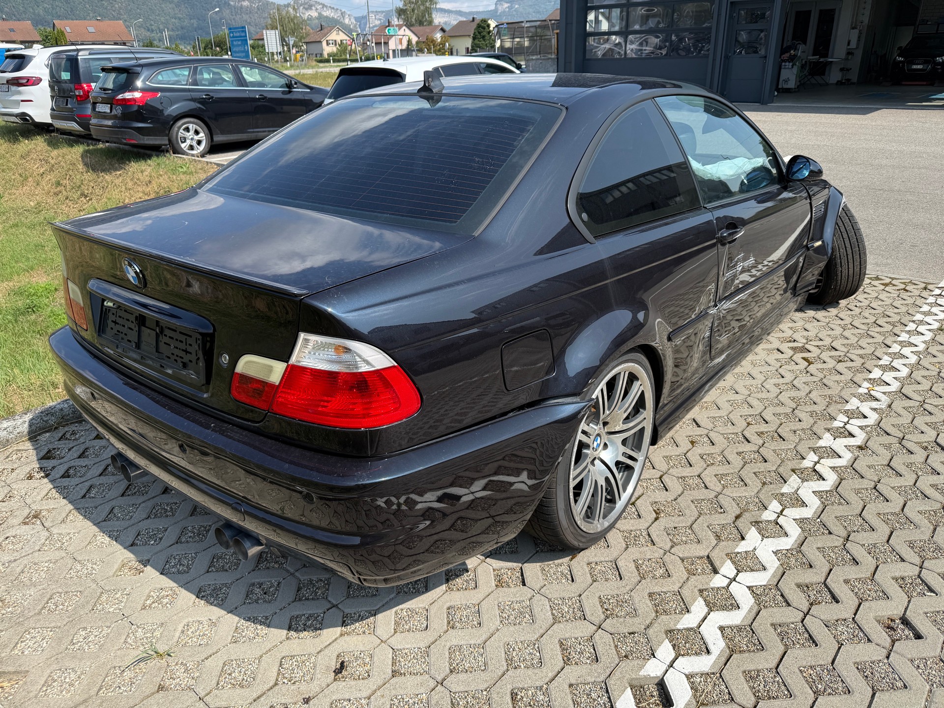 BMW M3-image-2