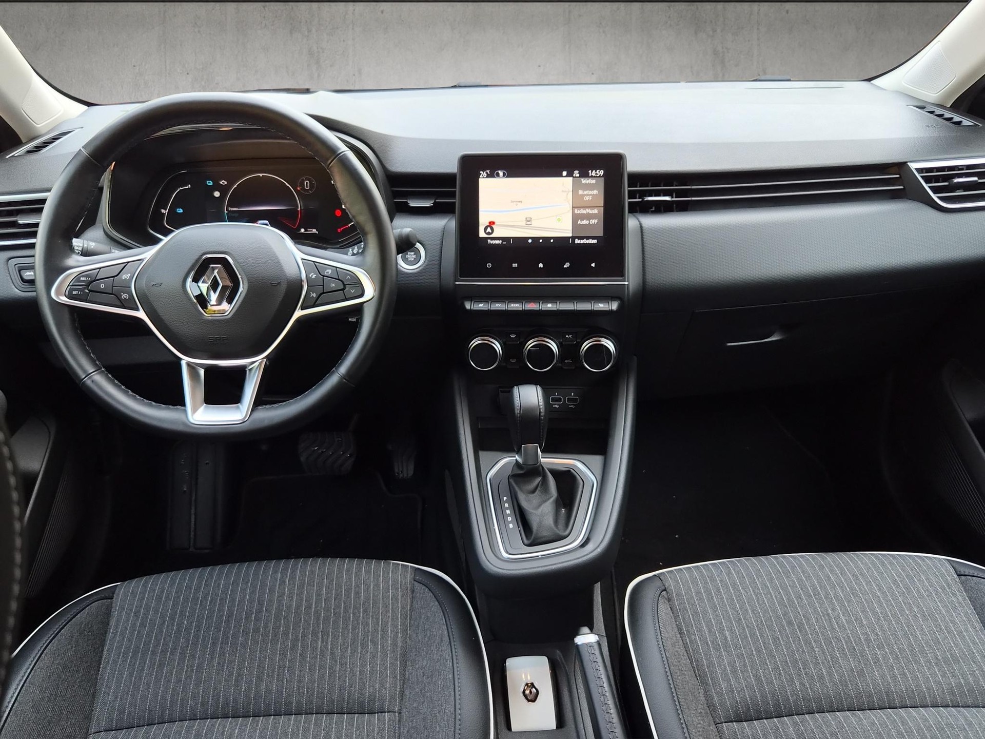 RENAULT Clio 1.6 E-Tech Intens-image-10