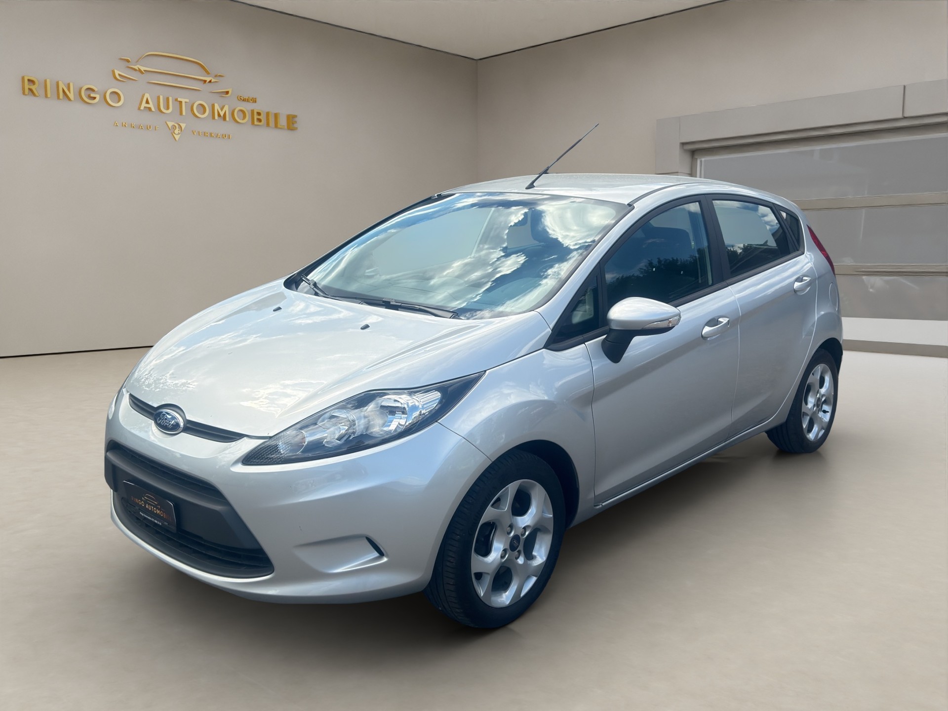 FORD Fiesta 1.4 16V Trend Automatic-image-2