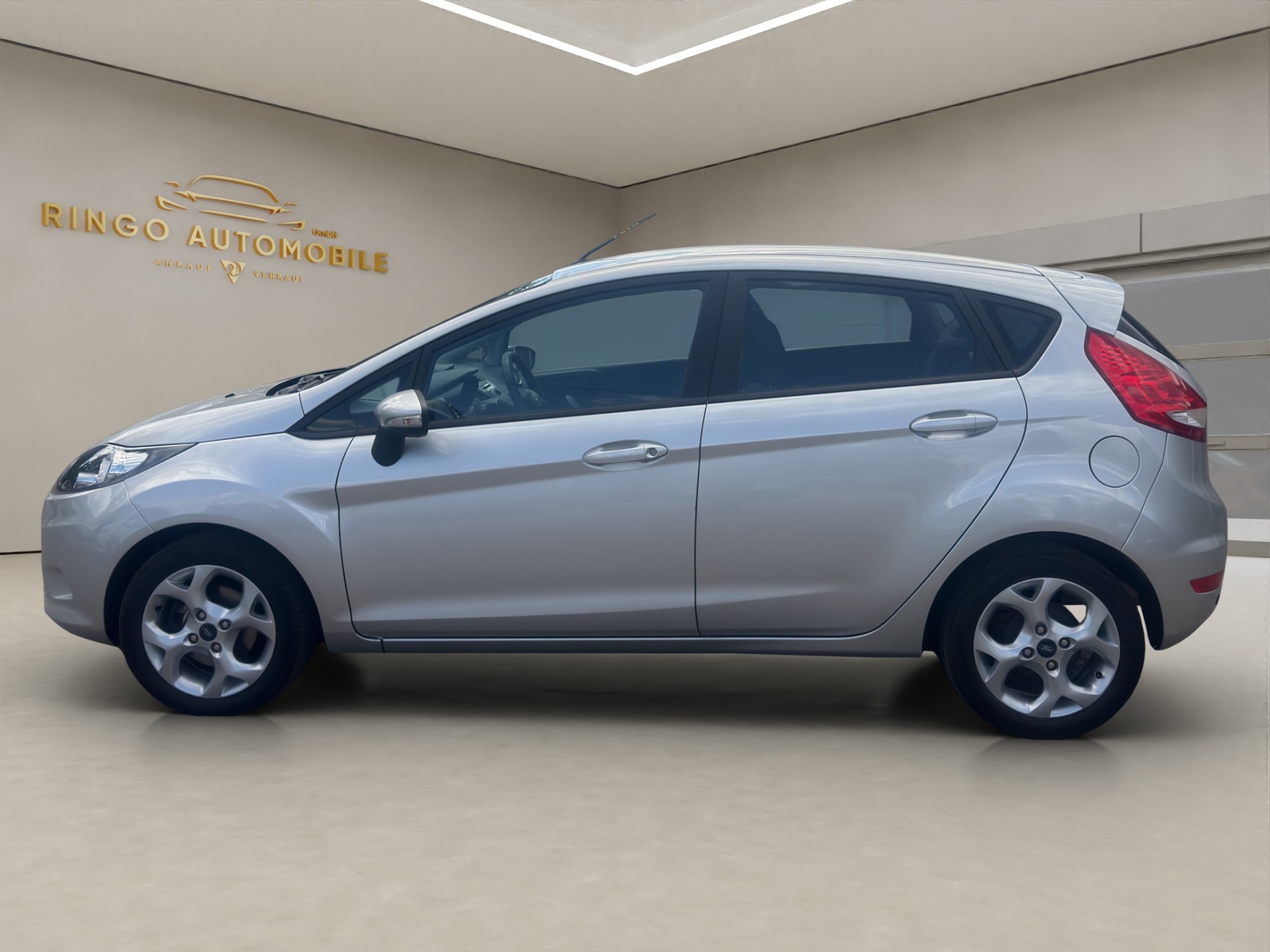 FORD Fiesta 1.4 16V Trend Automatic-image-3