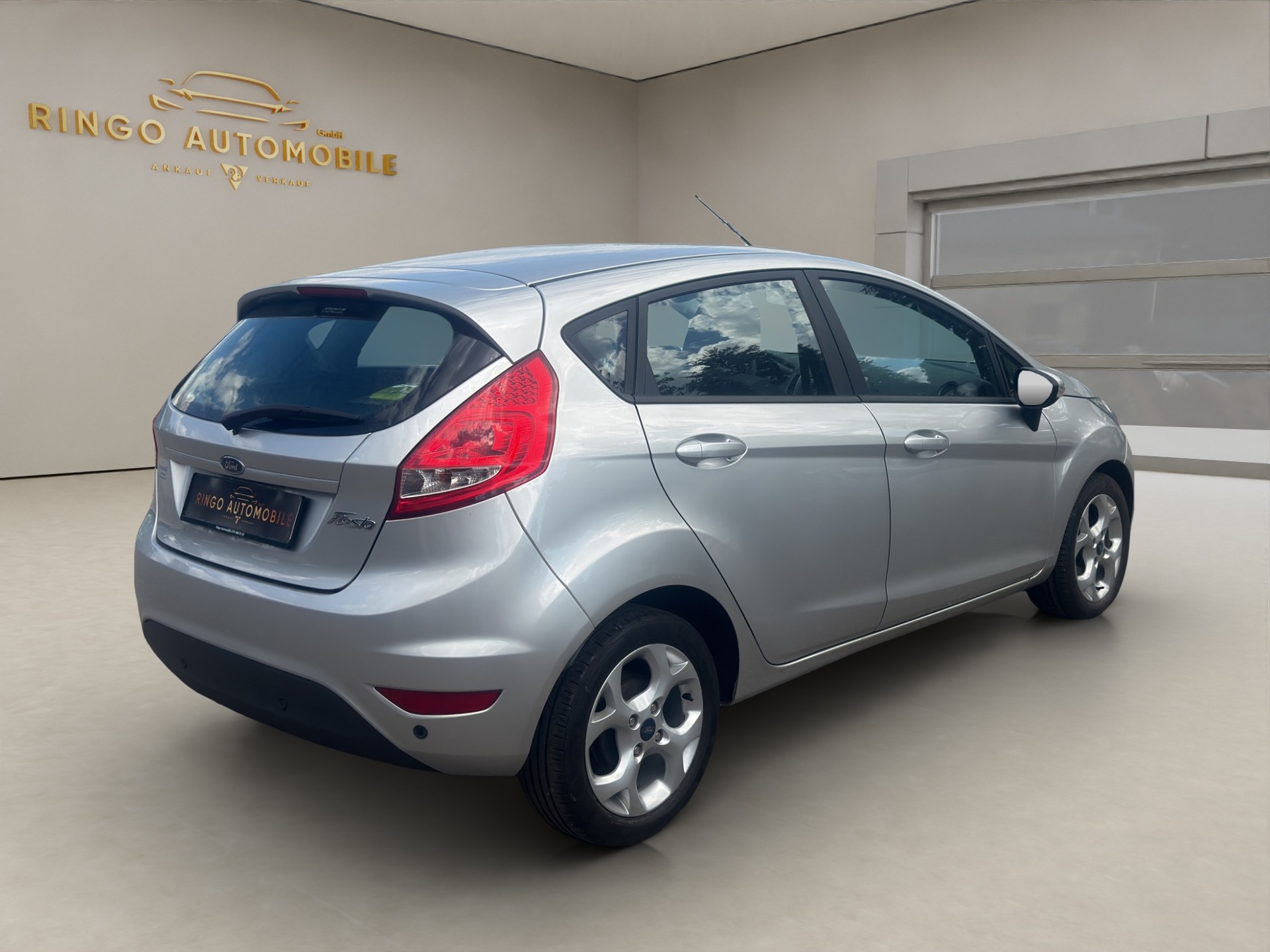 FORD Fiesta 1.4 16V Trend Automatic-image-6