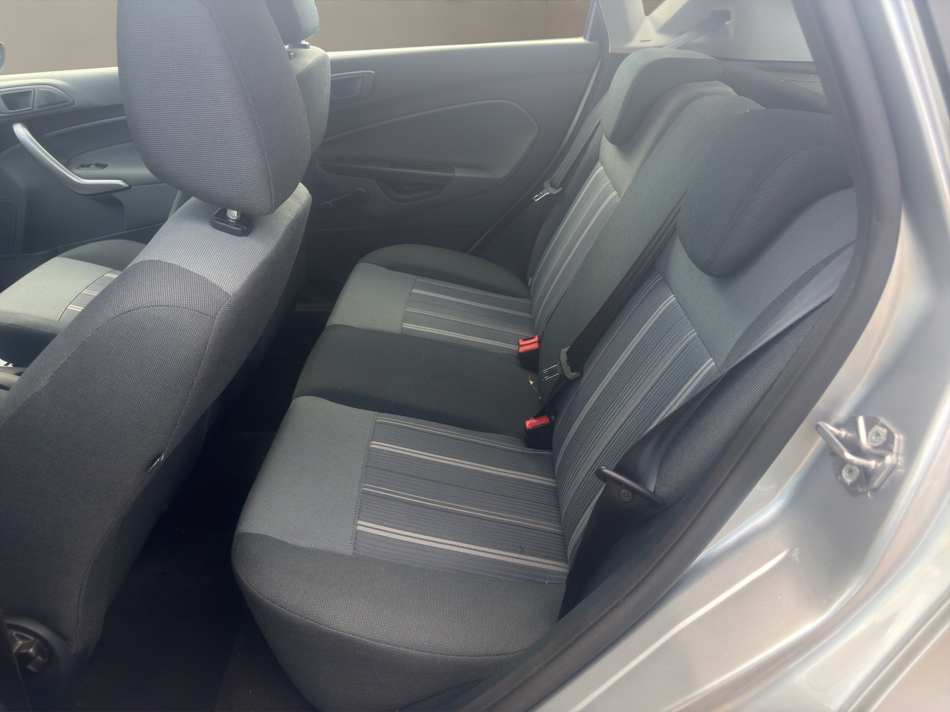 FORD Fiesta 1.4 16V Trend Automatic-image-10