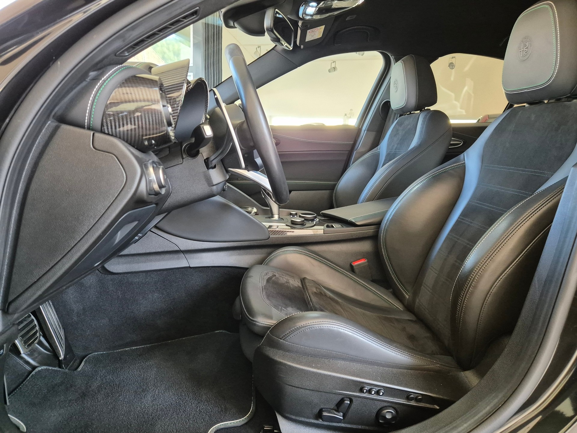 ALFA ROMEO Giulia 2.9 V6 Quadrifoglio Automatic 10 ANS SWISS FREE SERVICE-image-11