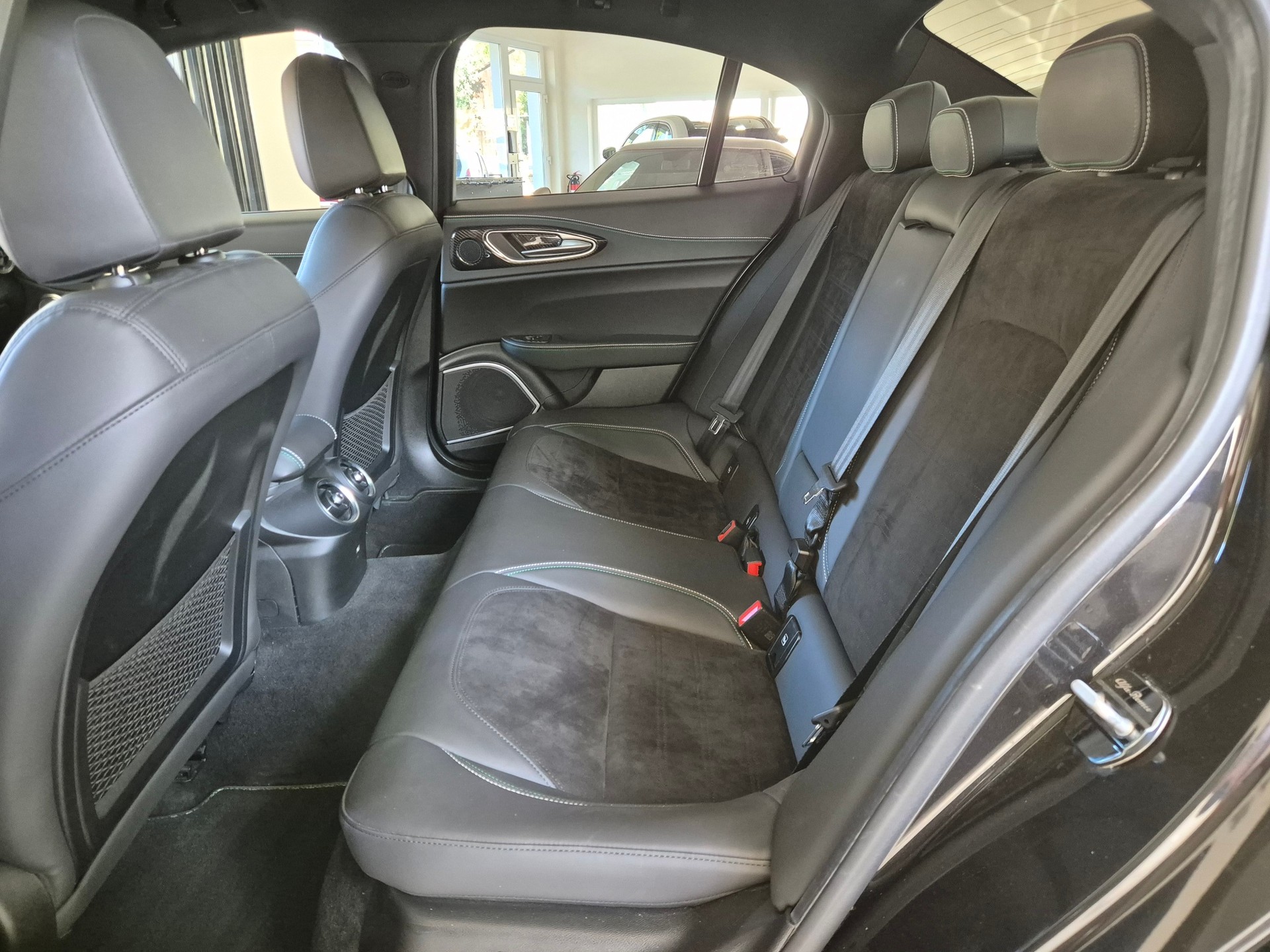 ALFA ROMEO Giulia 2.9 V6 Quadrifoglio Automatic 10 ANS SWISS FREE SERVICE-image-15