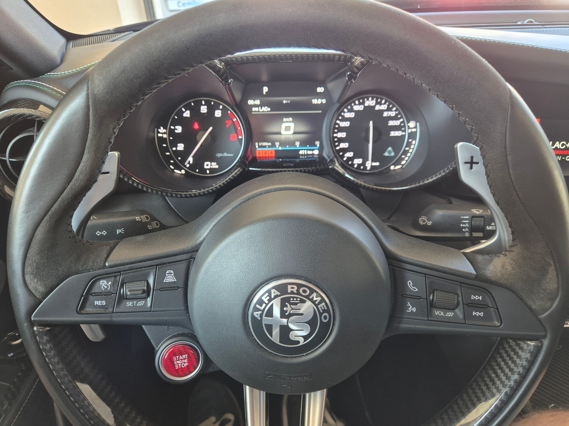ALFA ROMEO Giulia 2.9 V6 Quadrifoglio Automatic 10 ANS SWISS FREE SERVICE-image-17