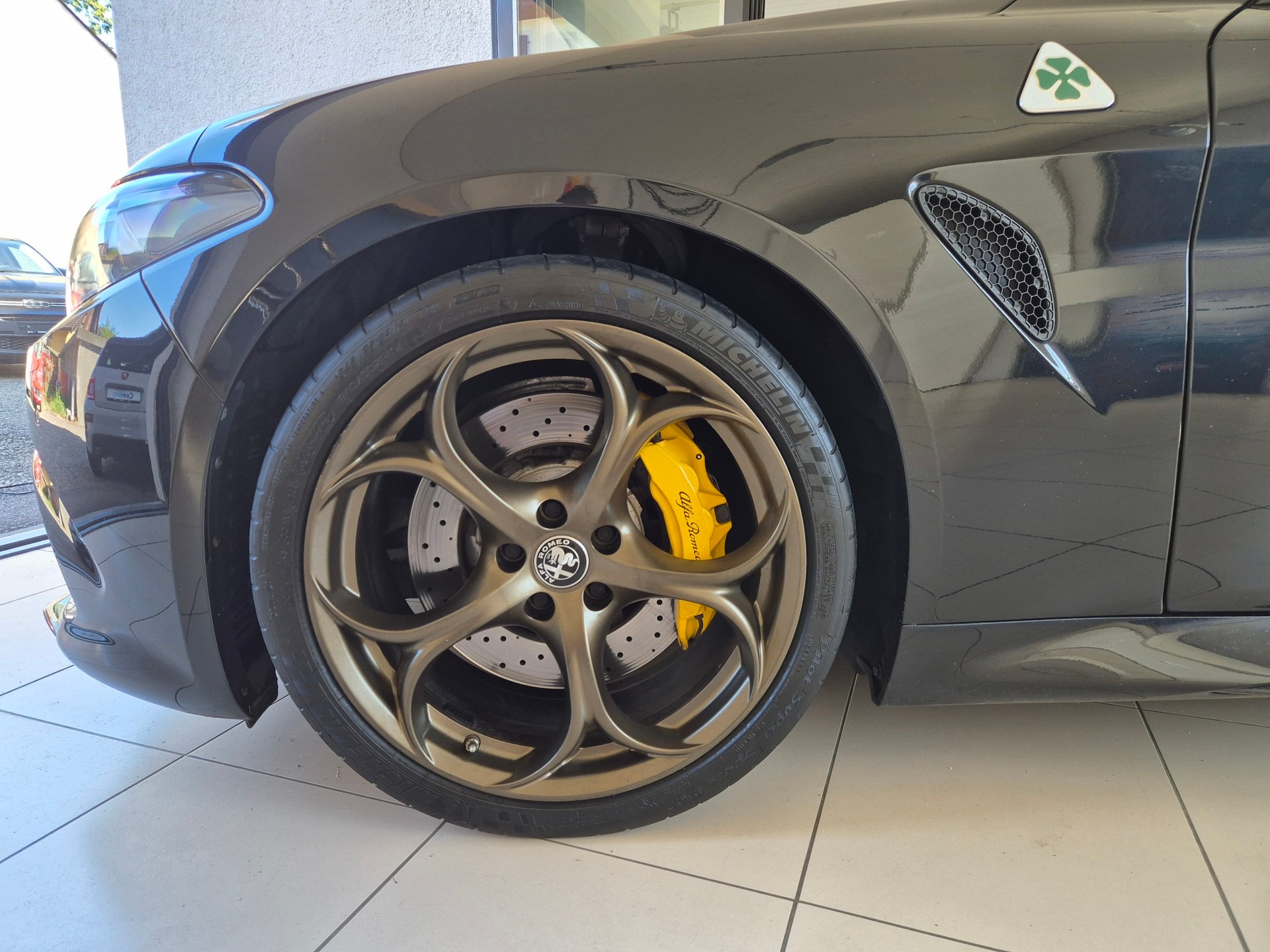 ALFA ROMEO Giulia 2.9 V6 Quadrifoglio Automatic 10 ANS SWISS FREE SERVICE-image-9