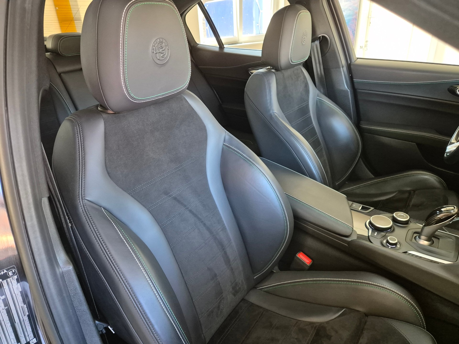 ALFA ROMEO Giulia 2.9 V6 Quadrifoglio Automatic 10 ANS SWISS FREE SERVICE-image-24