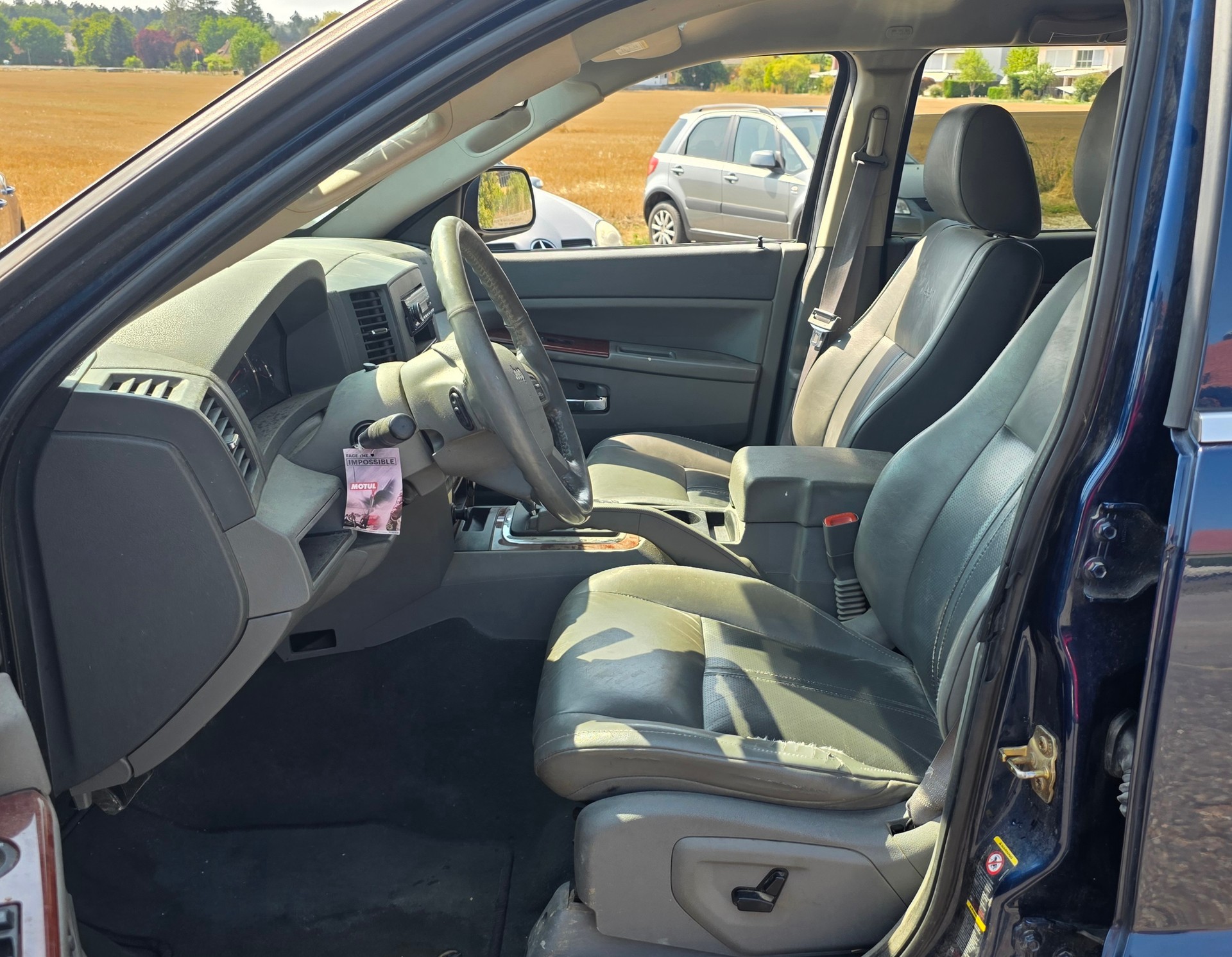 JEEP Grand Cherokee 4.7 V8 Laredo Automatic-image-8