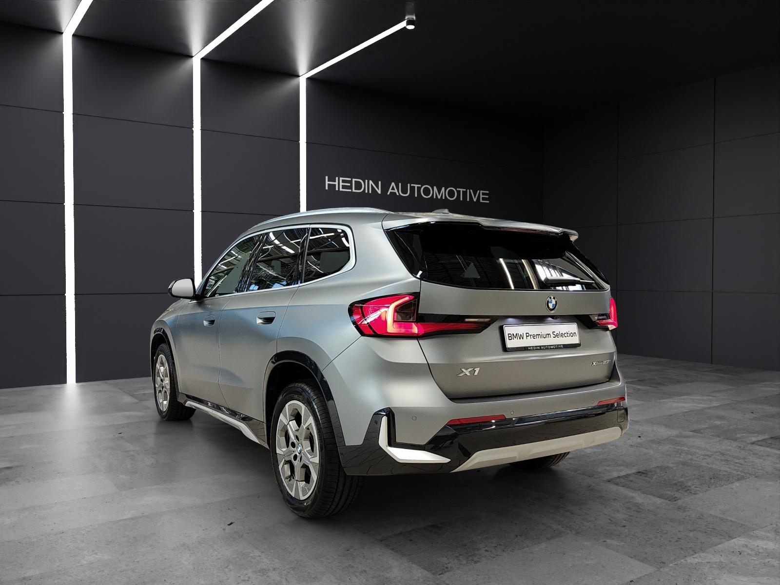 BMW X1 23i xDrive-showroom-element-3