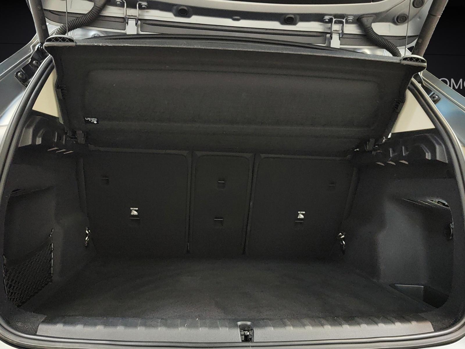 BMW X1 23i xDrive-image-16