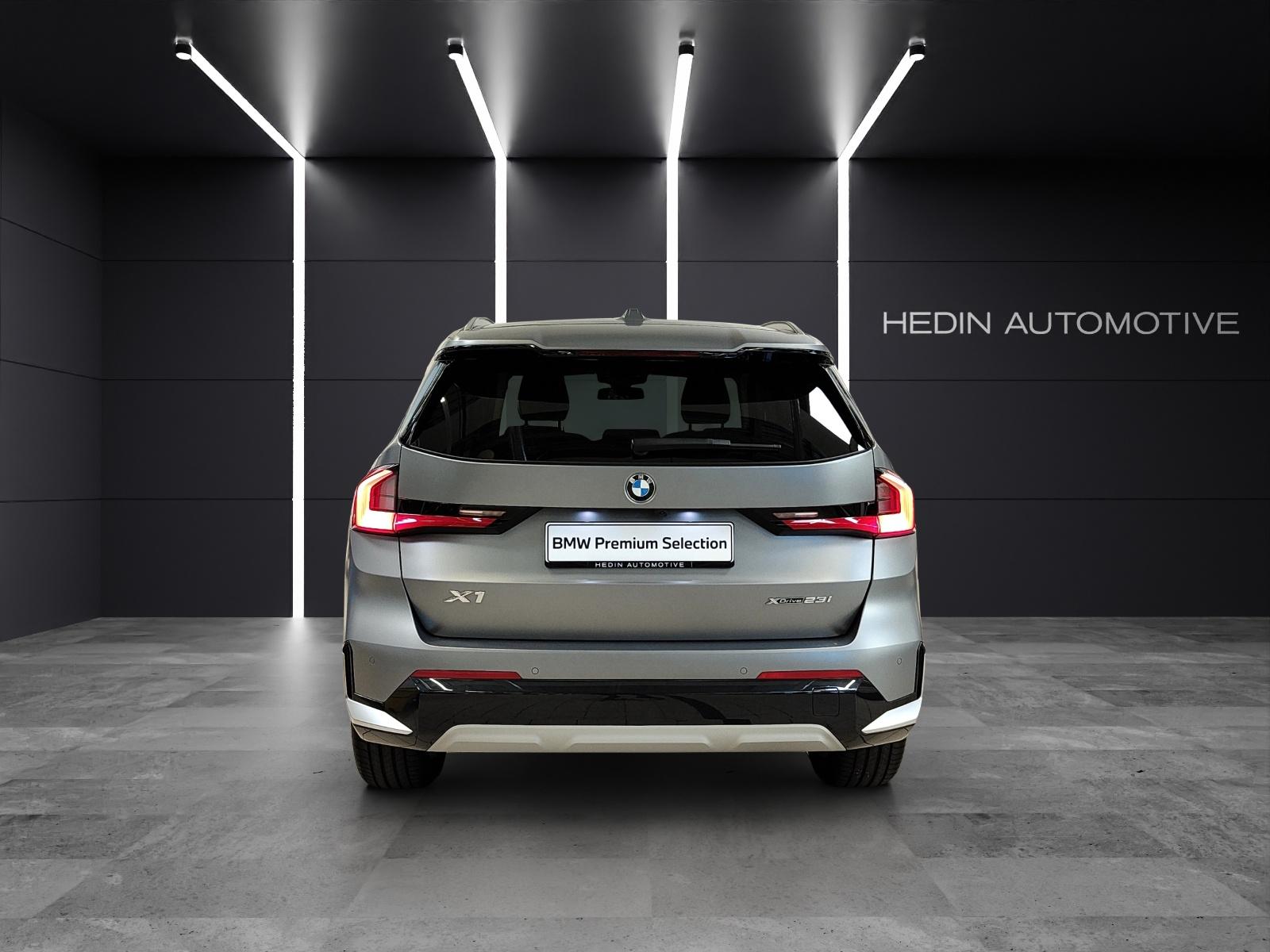 BMW X1 23i xDrive-image-4