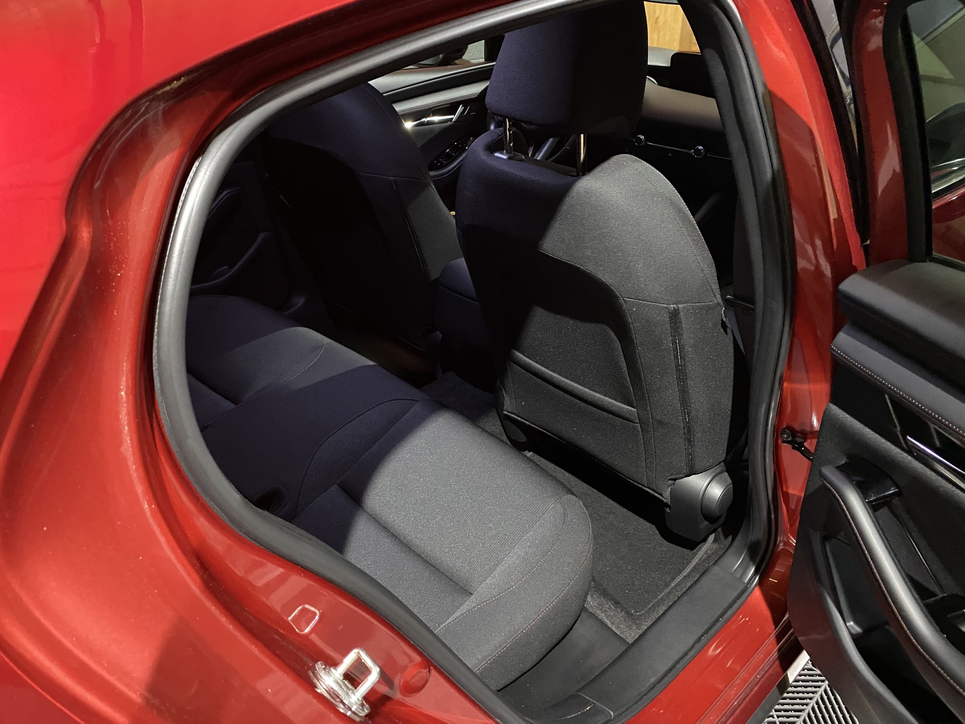 MAZDA 3 Hatchback SKYACTIV-X M Hybrid 186 Homura Automat-image-15