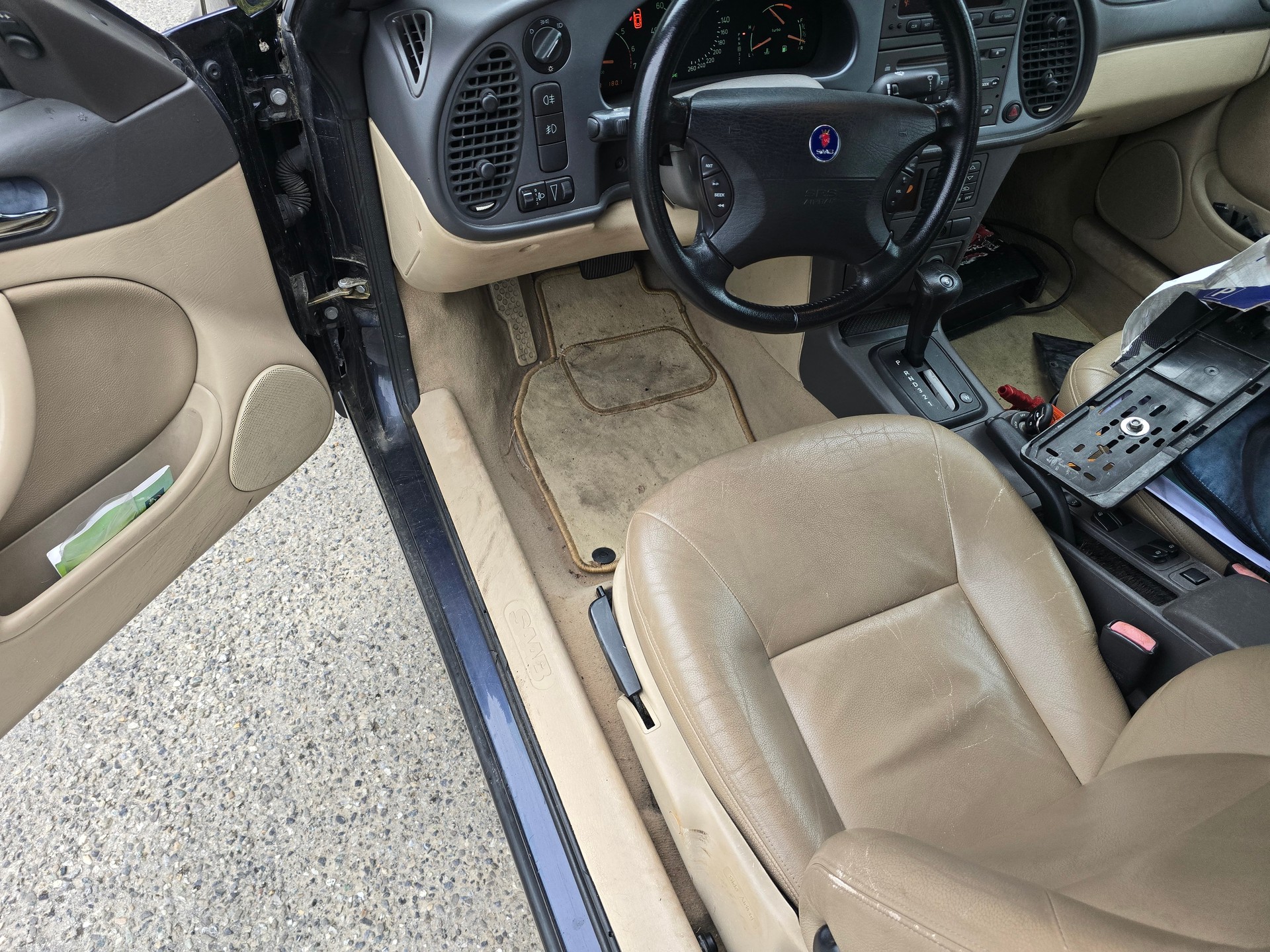 SAAB 9-3 2.0i-16 T SE-image-2