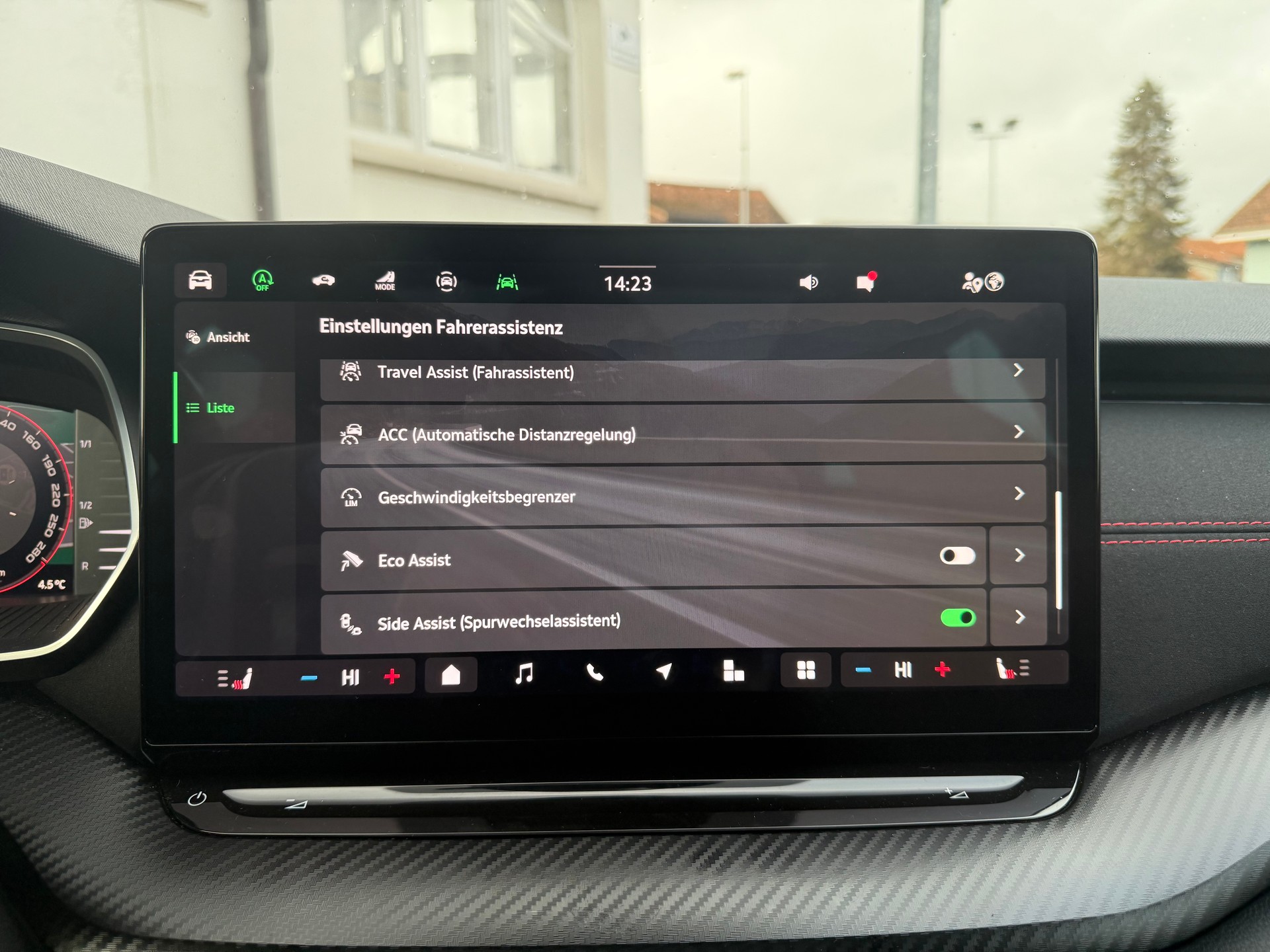 SKODA Octavia Combi 2.0 TSI RS DSG-image-17