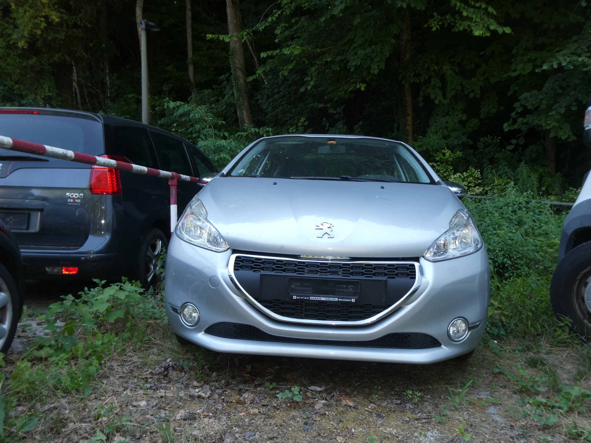PEUGEOT 208 1.2 VTI Intuitive-image-0
