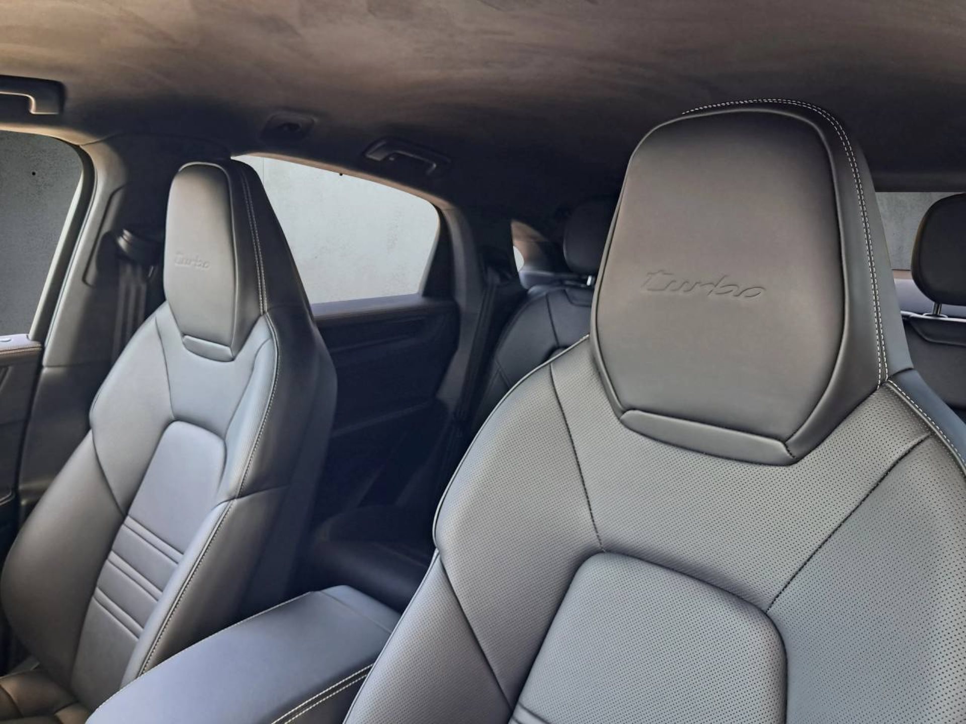 PORSCHE Cayenne Turbo E-Hybrid Coupé con pacchetto-GT-image-18