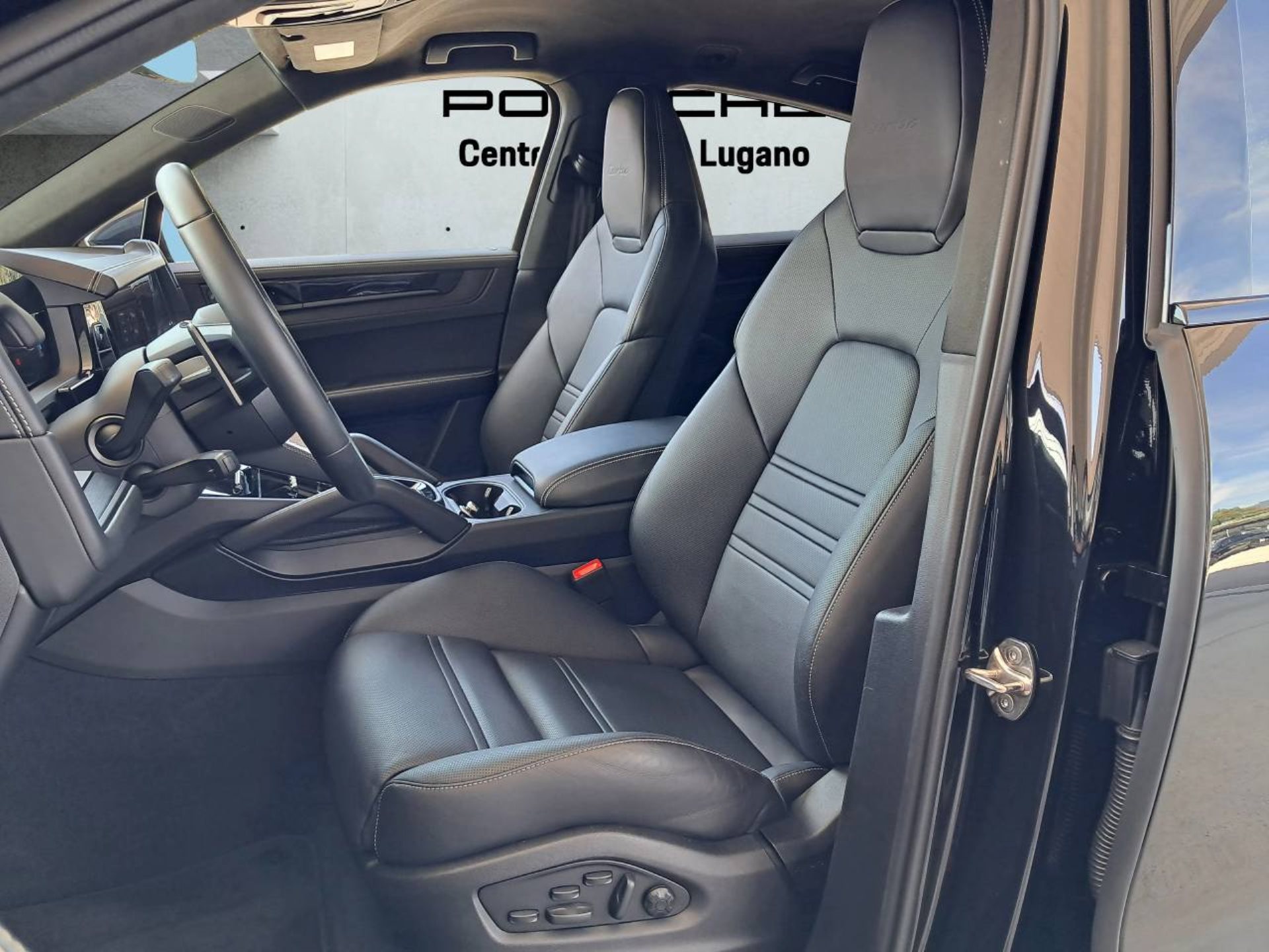 PORSCHE Cayenne Turbo E-Hybrid Coupé con pacchetto-GT-image-4