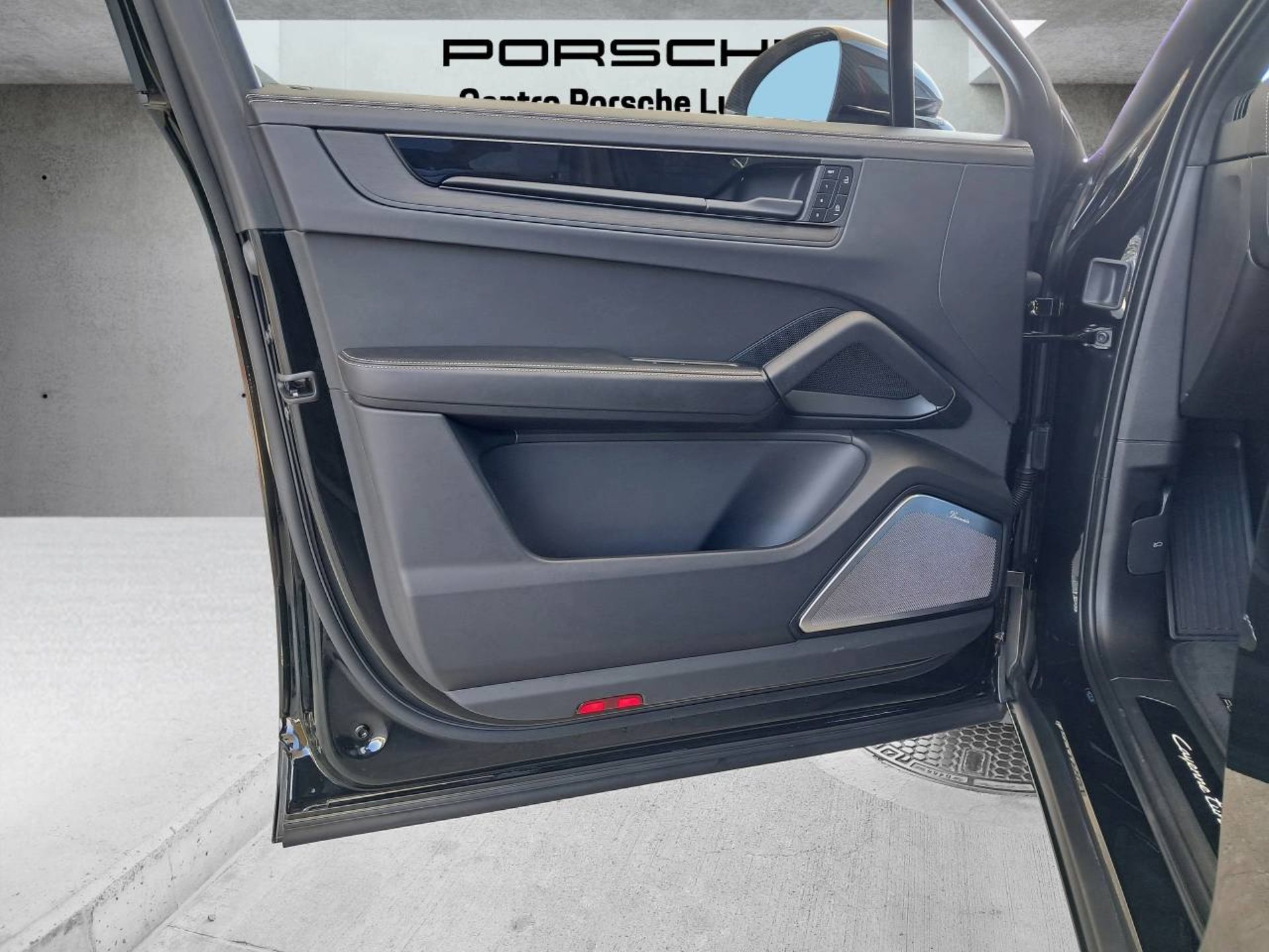 PORSCHE Cayenne Turbo E-Hybrid Coupé con pacchetto-GT-image-23