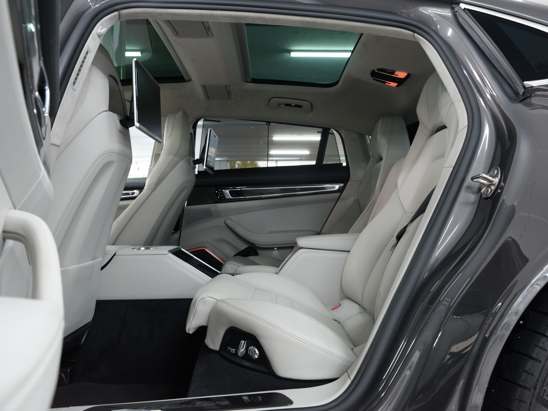 PORSCHE Panamera Turbo S Executive E-Hybrid PDK *Porsche Aproved* *Sport Chrono* *Vollausstattung*-image-25