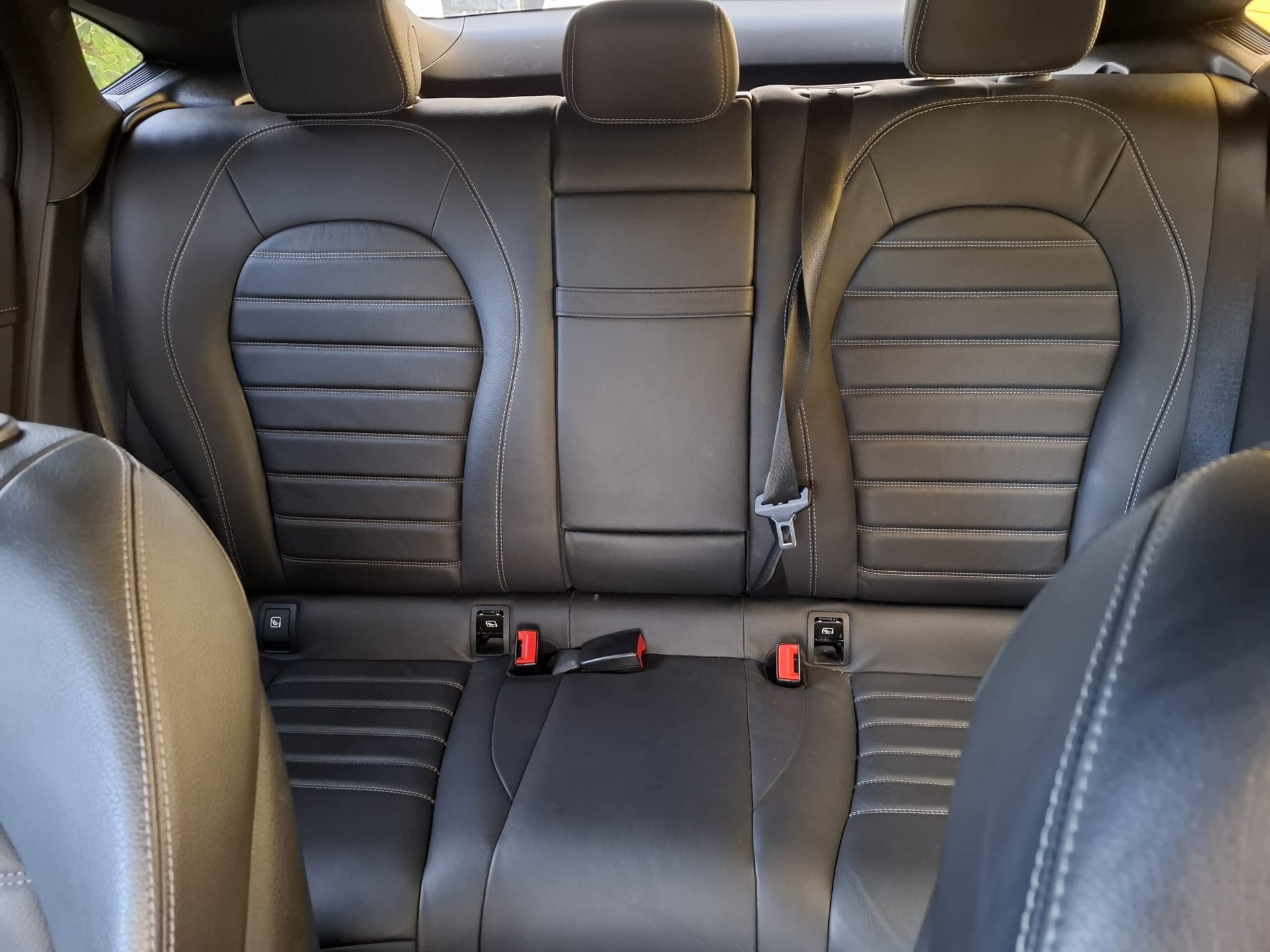 MERCEDES-BENZ GLC 300 AMG Line 4m Coupé-image-5