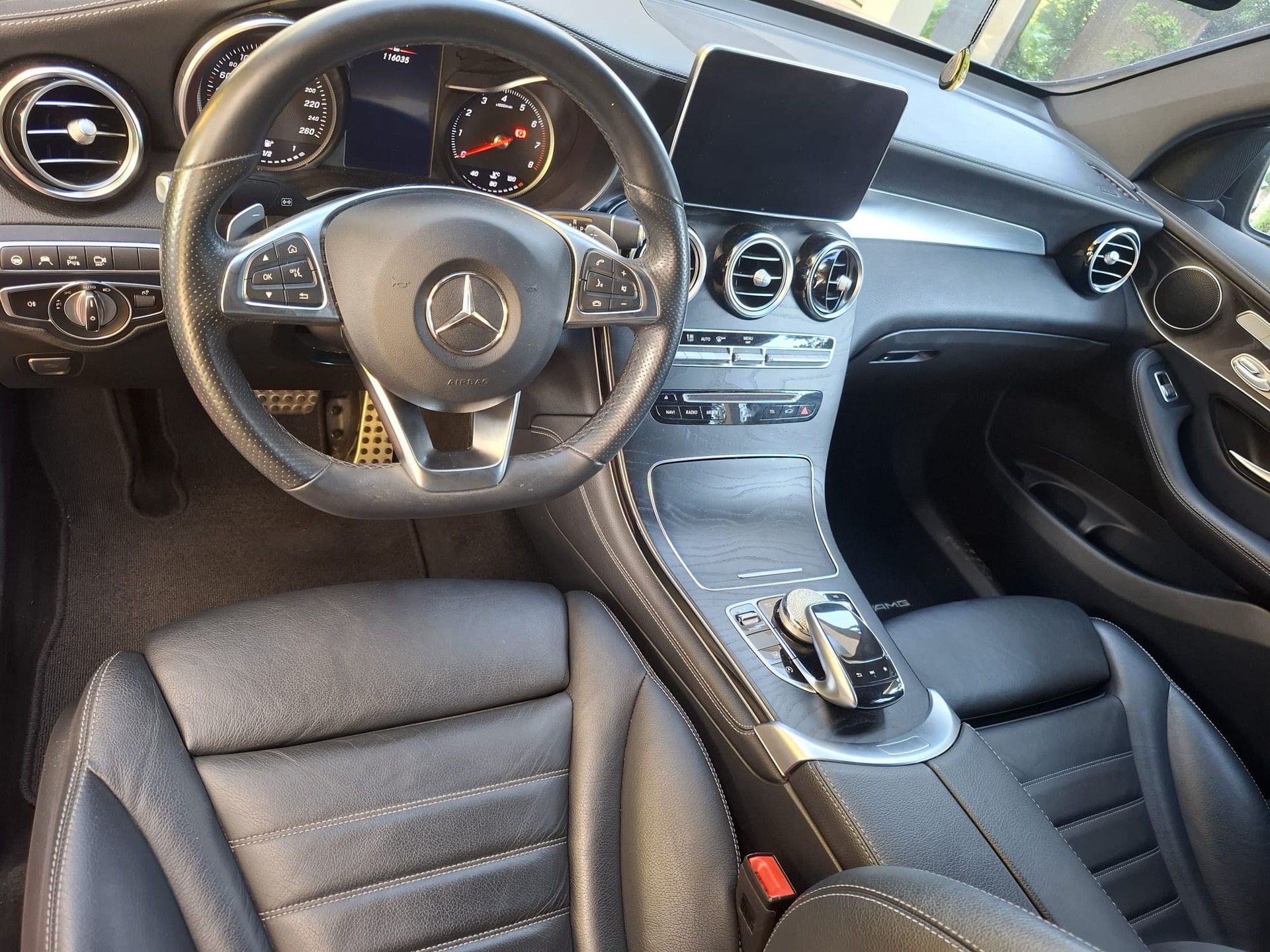 MERCEDES-BENZ GLC 300 AMG Line 4m Coupé-image-4