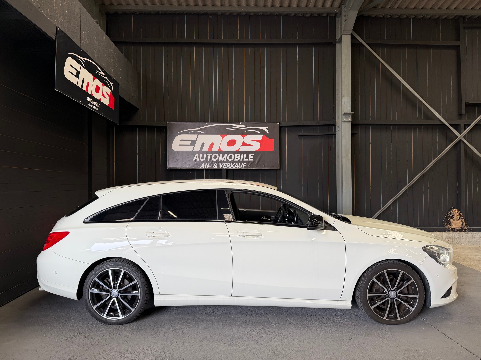 MERCEDES-BENZ CLA Shooting Brake 200 d Urban 4Matic 7G-DCT-image-3