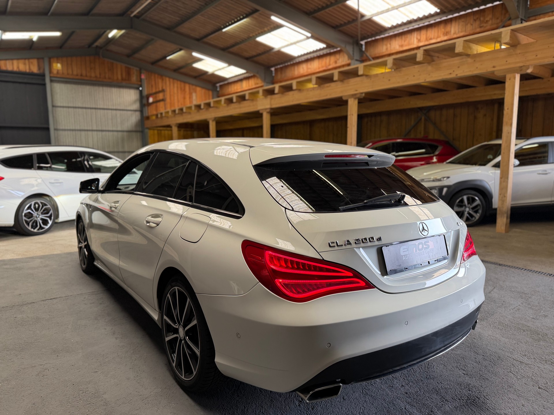MERCEDES-BENZ CLA Shooting Brake 200 d Urban 4Matic 7G-DCT-image-4