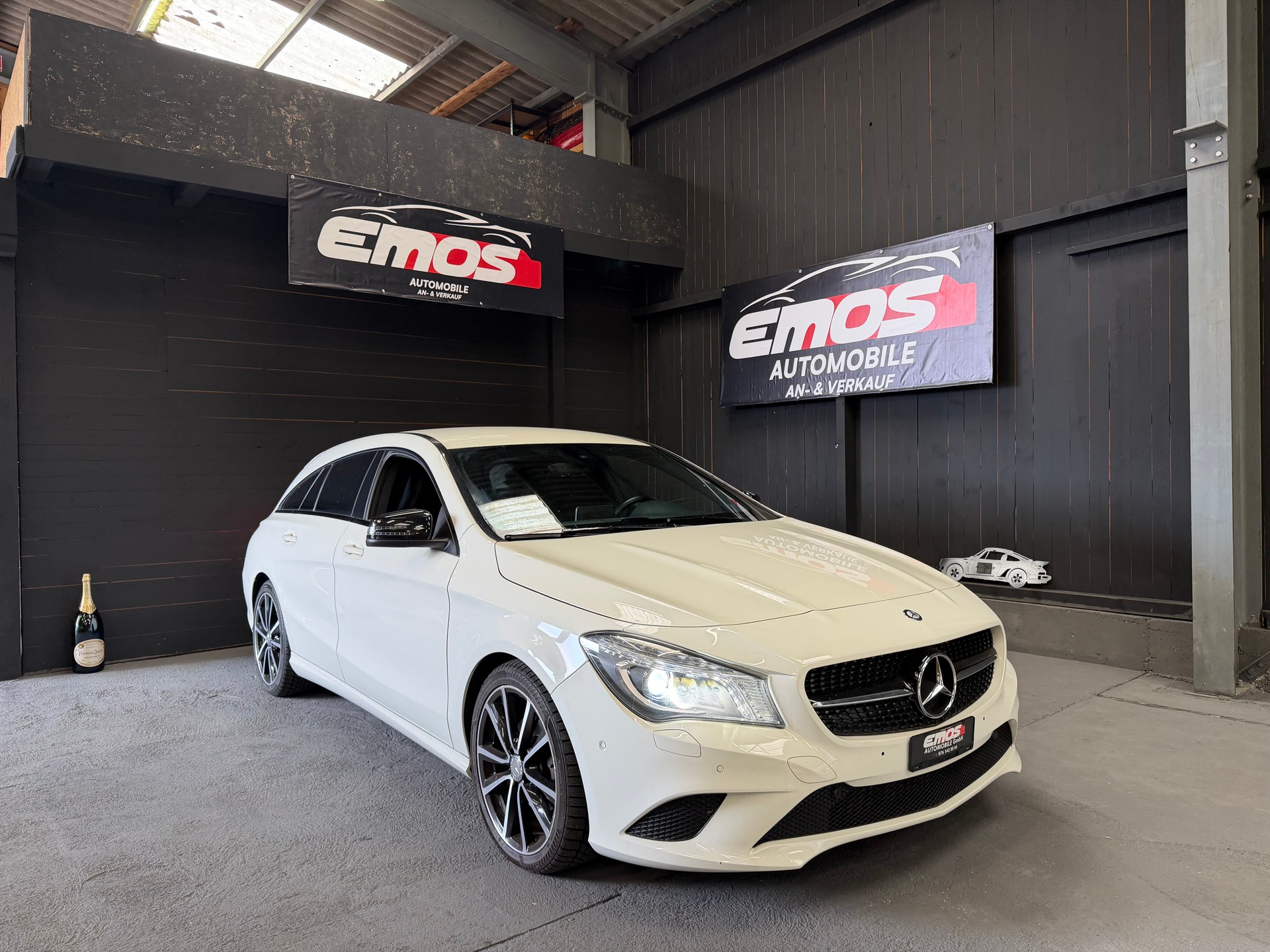 MERCEDES-BENZ CLA Shooting Brake 200 d Urban 4Matic 7G-DCT-image-0