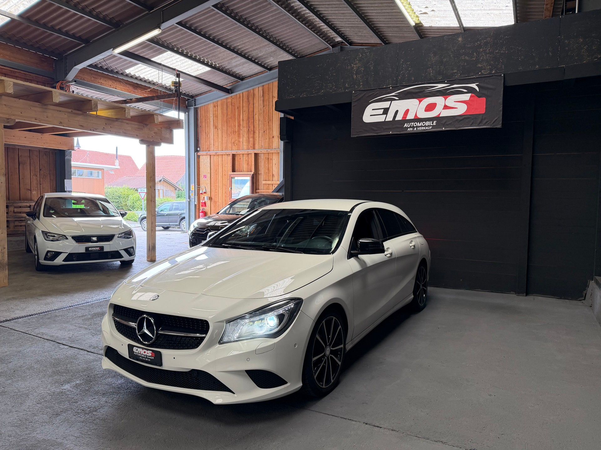 MERCEDES-BENZ CLA Shooting Brake 200 d Urban 4Matic 7G-DCT-image-2