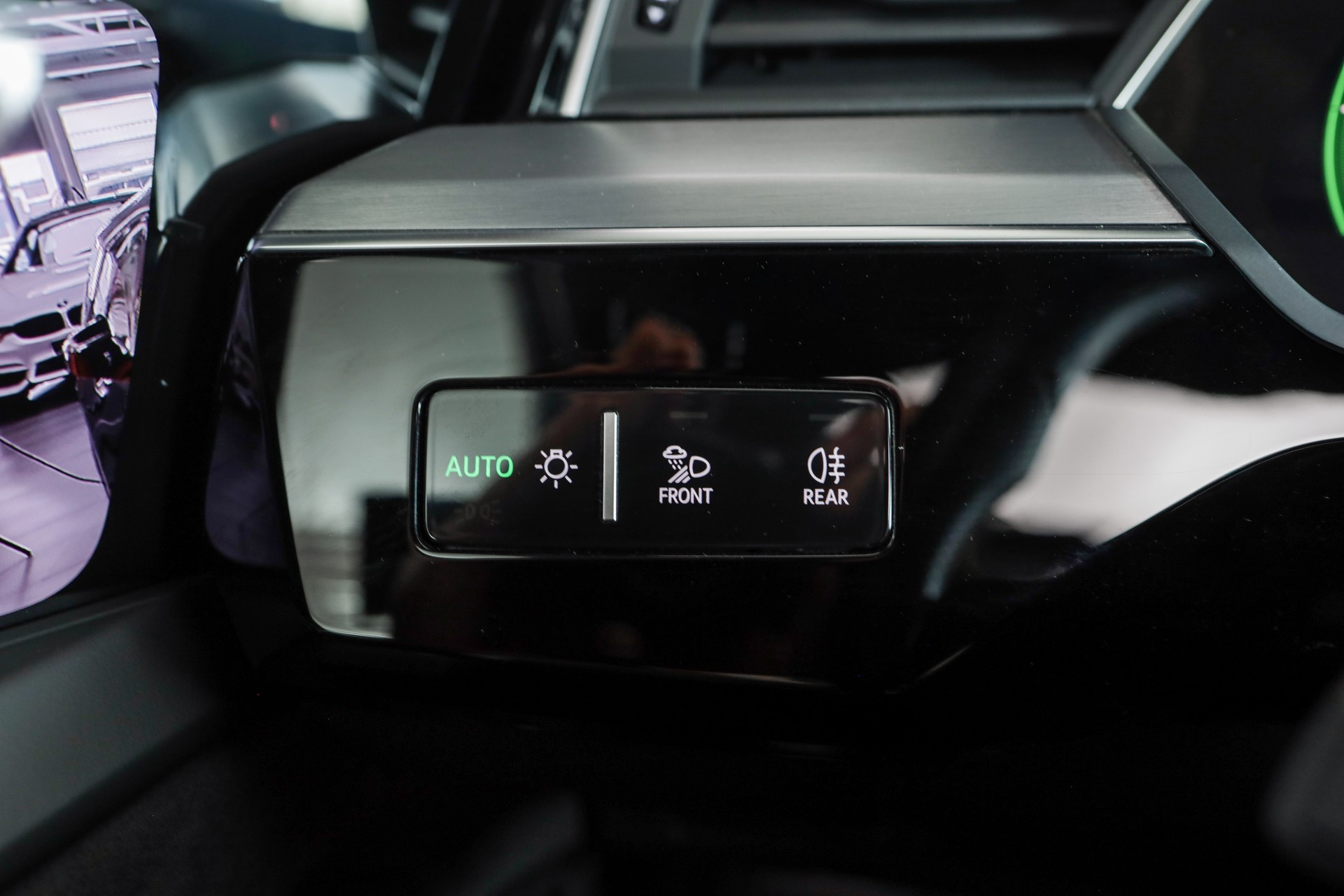 AUDI e-tron 55 S Line quattro * Open Sky * Bang&Olufsen * Chargeur 22kW-image-19