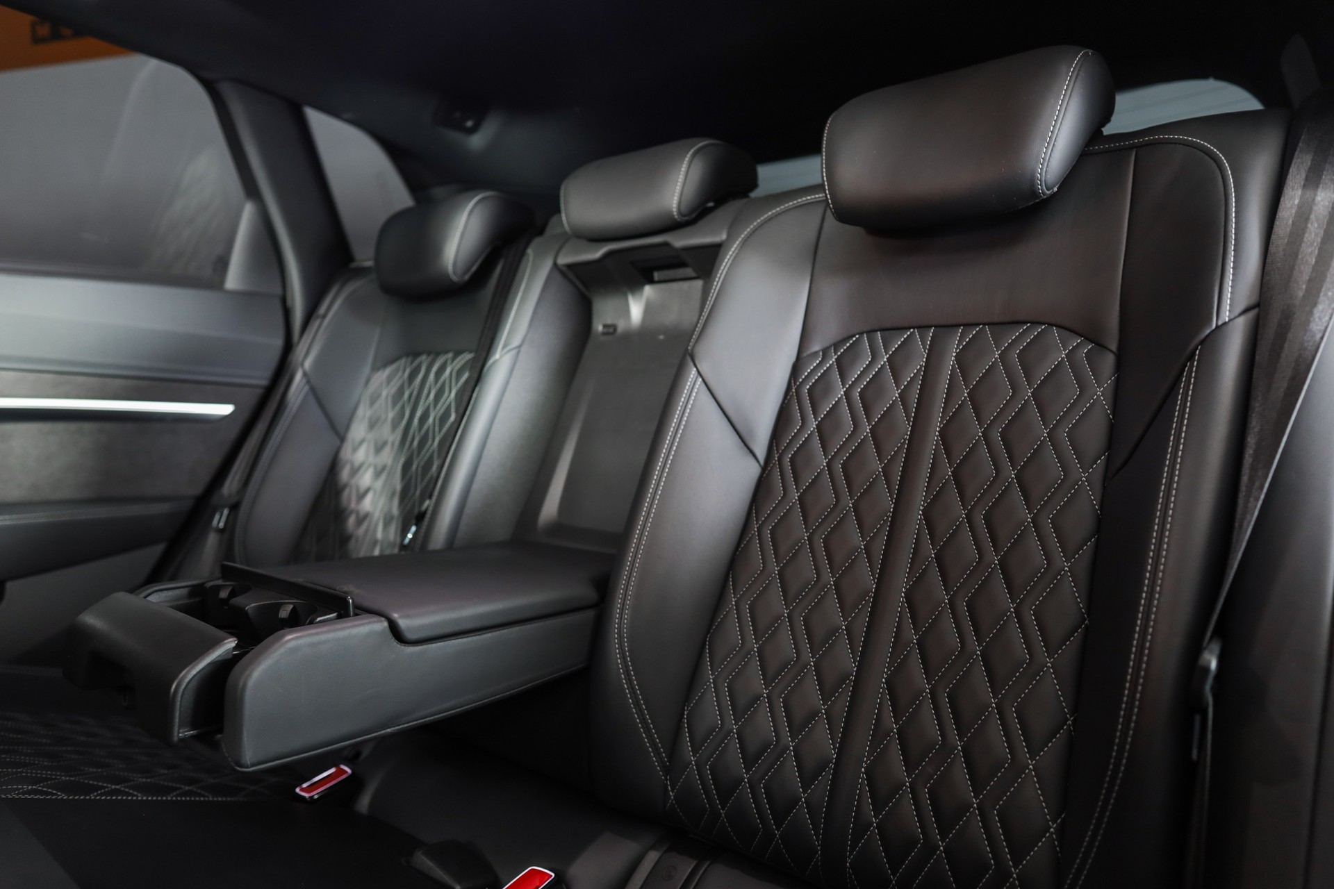AUDI e-tron 55 S Line quattro * Open Sky * Bang&Olufsen * Chargeur 22kW-image-8