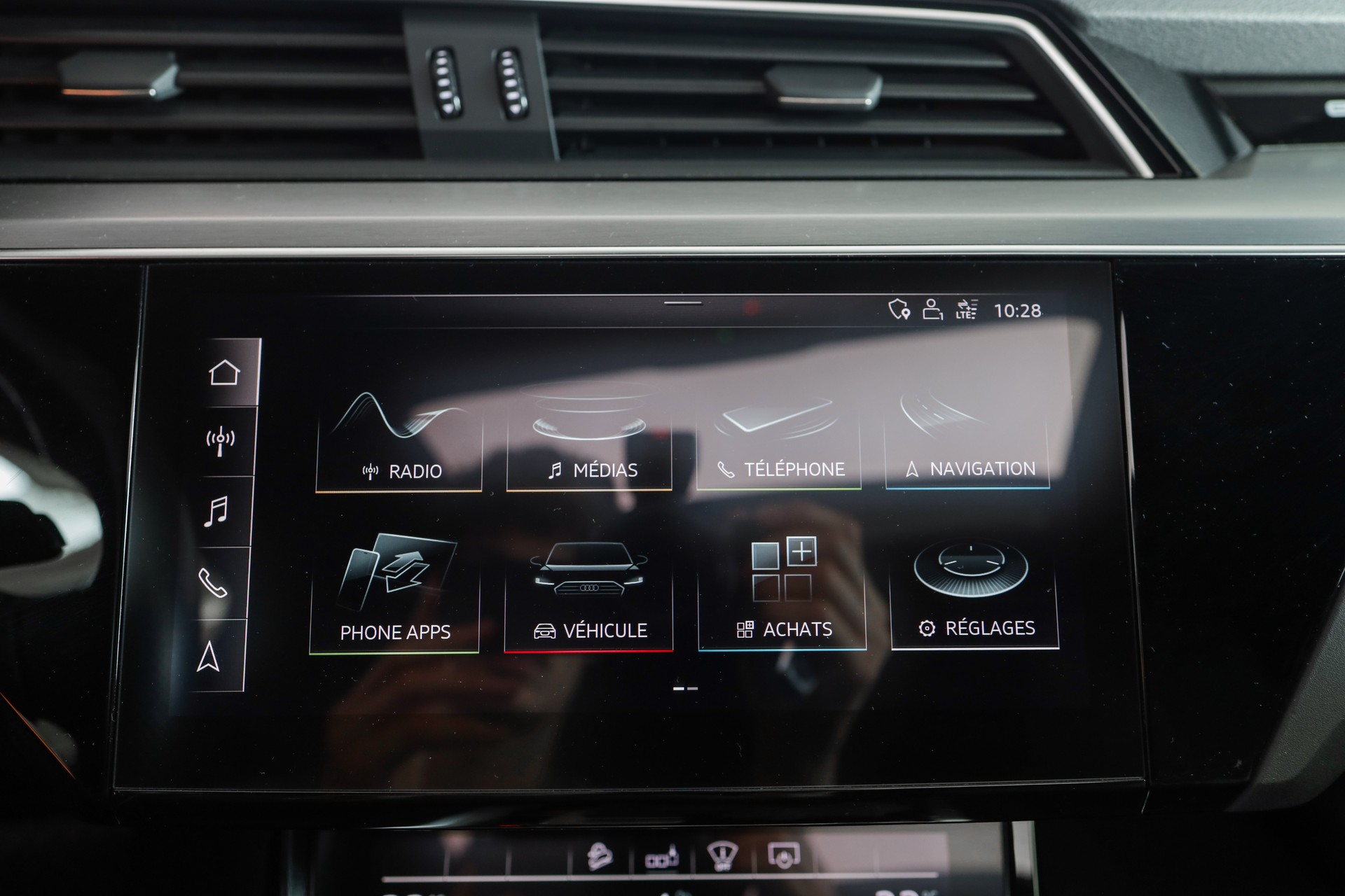 AUDI e-tron 55 S Line quattro * Open Sky * Bang&Olufsen * Chargeur 22kW-image-15