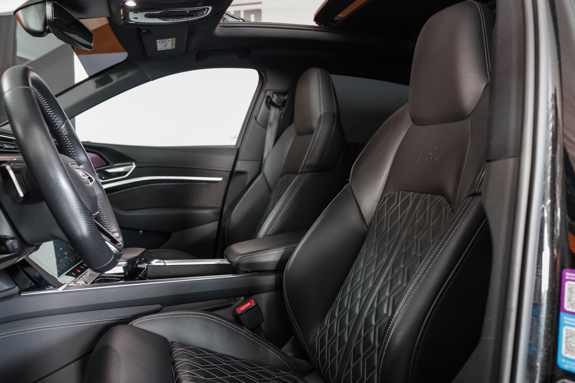 AUDI e-tron 55 S Line quattro * Open Sky * Bang&Olufsen * Chargeur 22kW-image-6