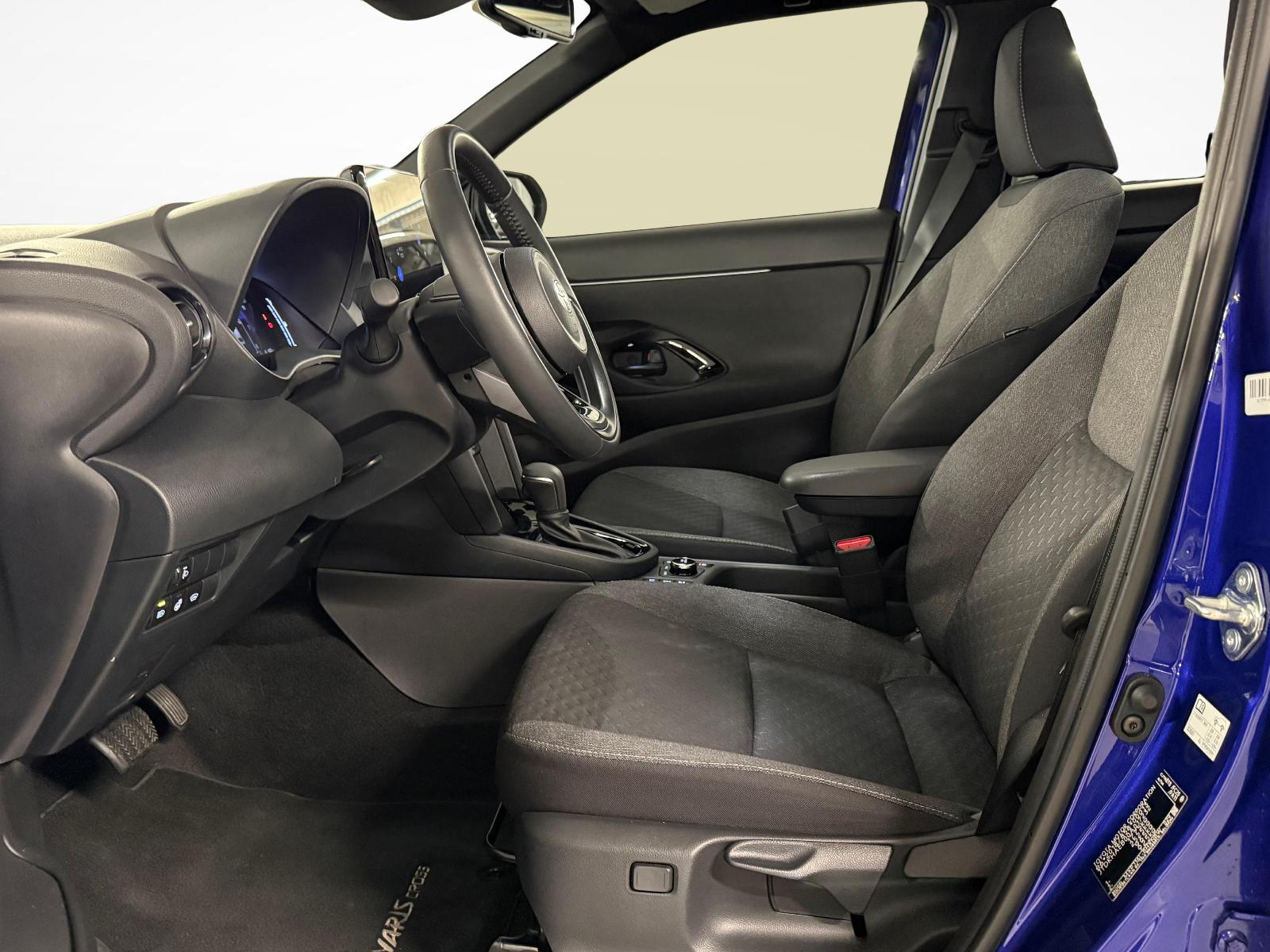 TOYOTA Yaris Cross 1.5 VVT-i HSD Trend AWD-i-image-9