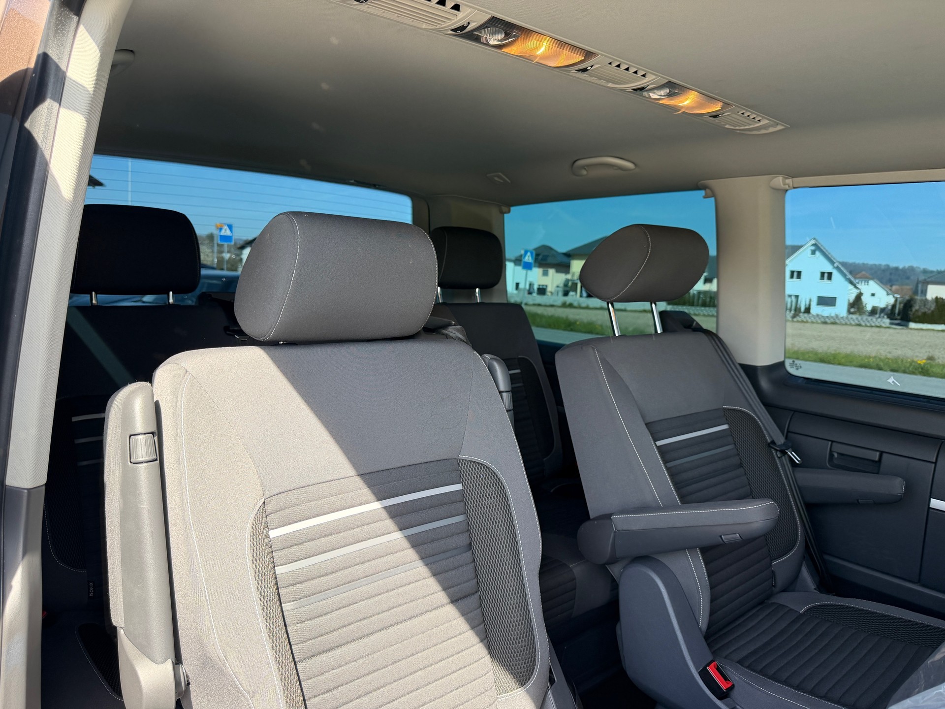 VW T5 Multivan 2.0 Bi-TDI CR Family Cup 4Motion DSG-image-9