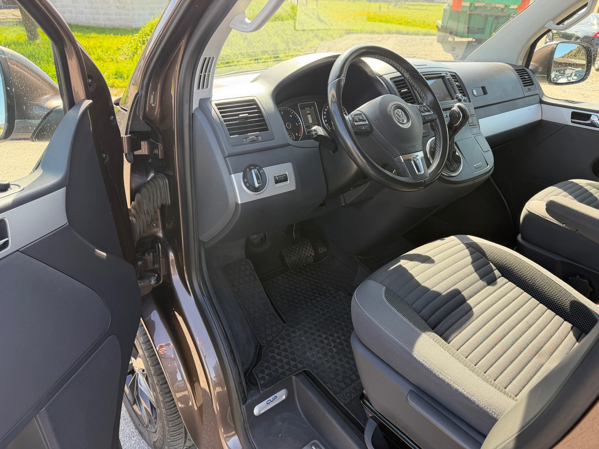 VW T5 Multivan 2.0 Bi-TDI CR Family Cup 4Motion DSG-image-8