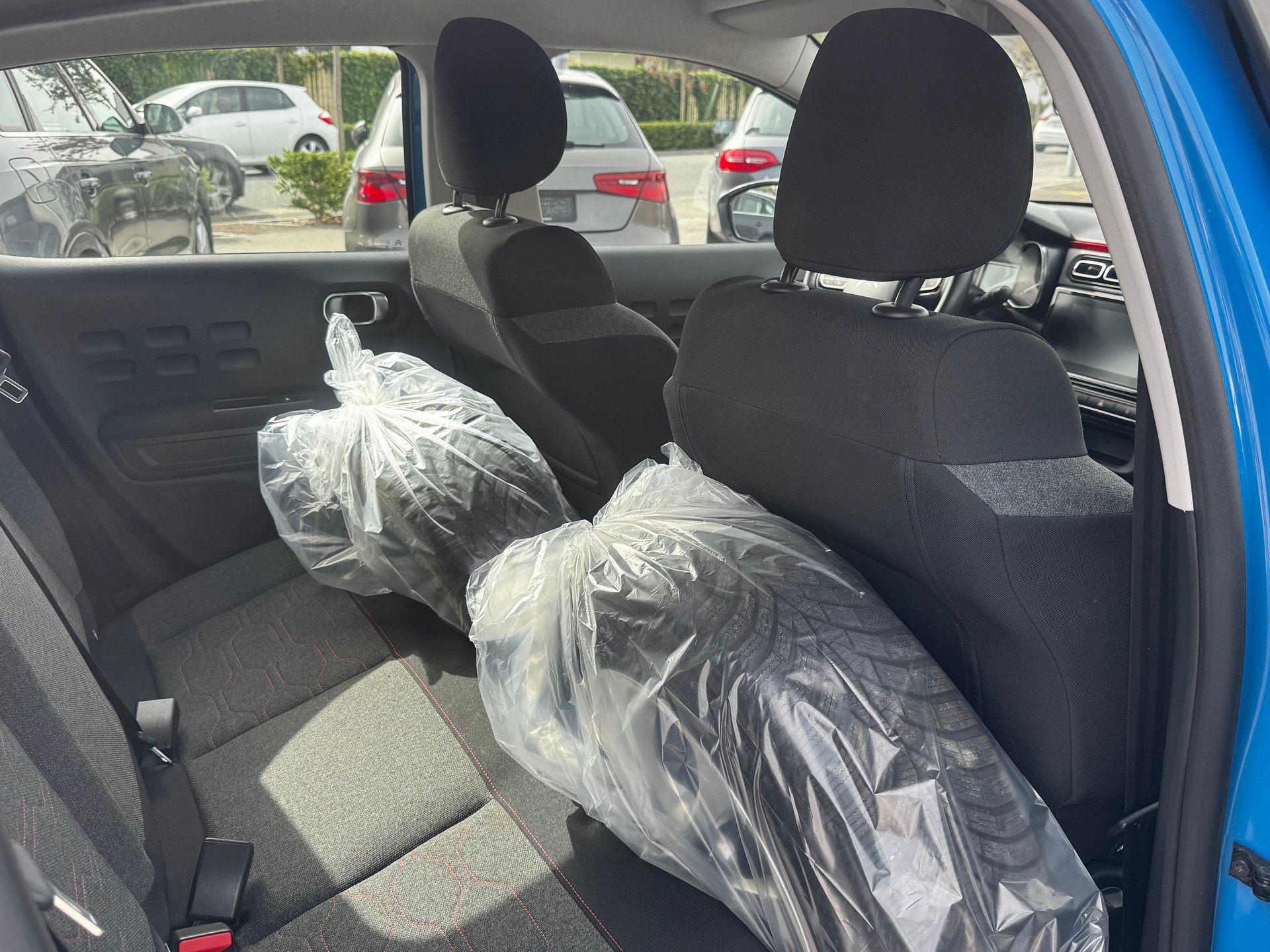 CITROEN C3 1.2i PureTech Shine-image-12