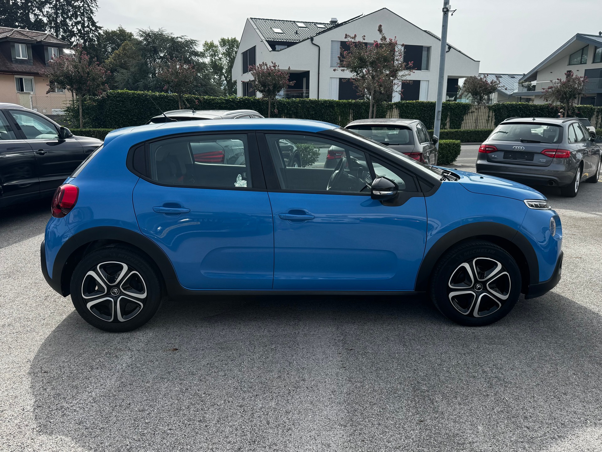 CITROEN C3 1.2i PureTech Shine-image-6
