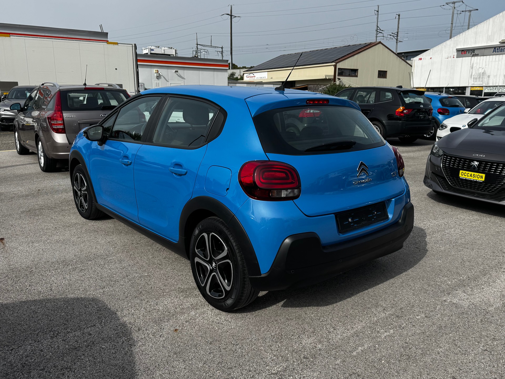 CITROEN C3 1.2i PureTech Shine-image-3