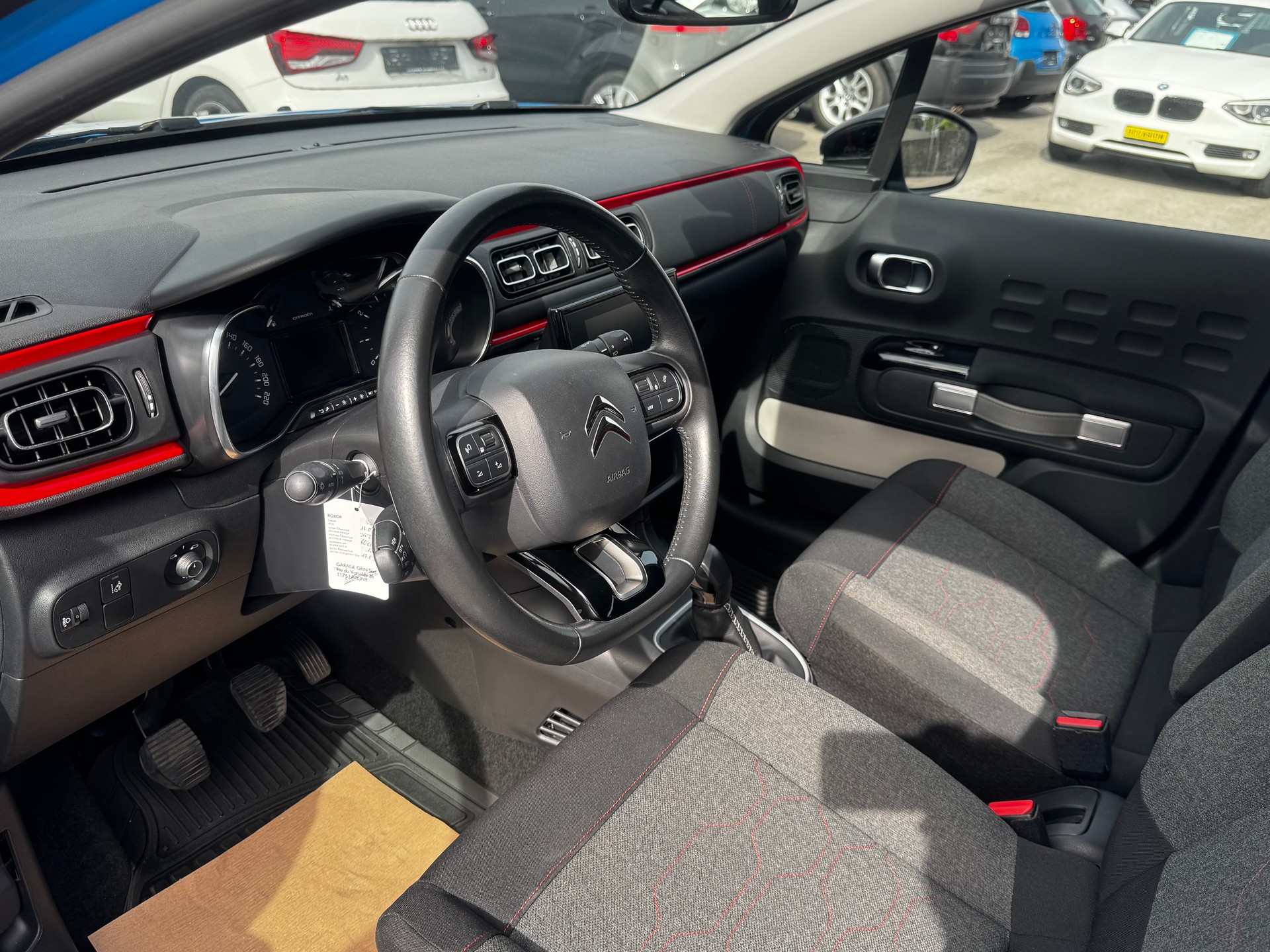 CITROEN C3 1.2i PureTech Shine-image-10