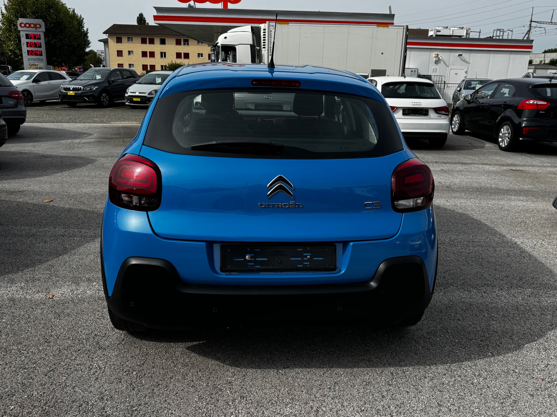 CITROEN C3 1.2i PureTech Shine-image-4
