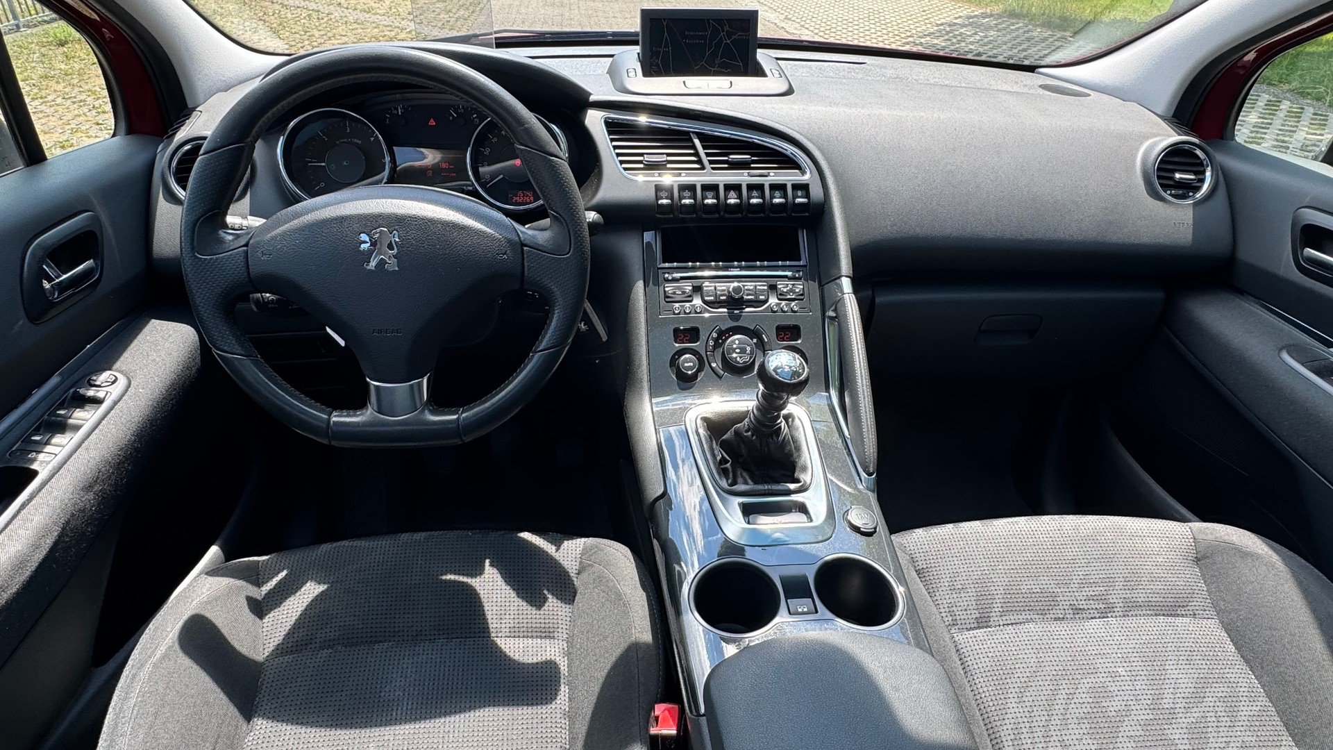 PEUGEOT 3008 2.0 HDI Allure-image-7