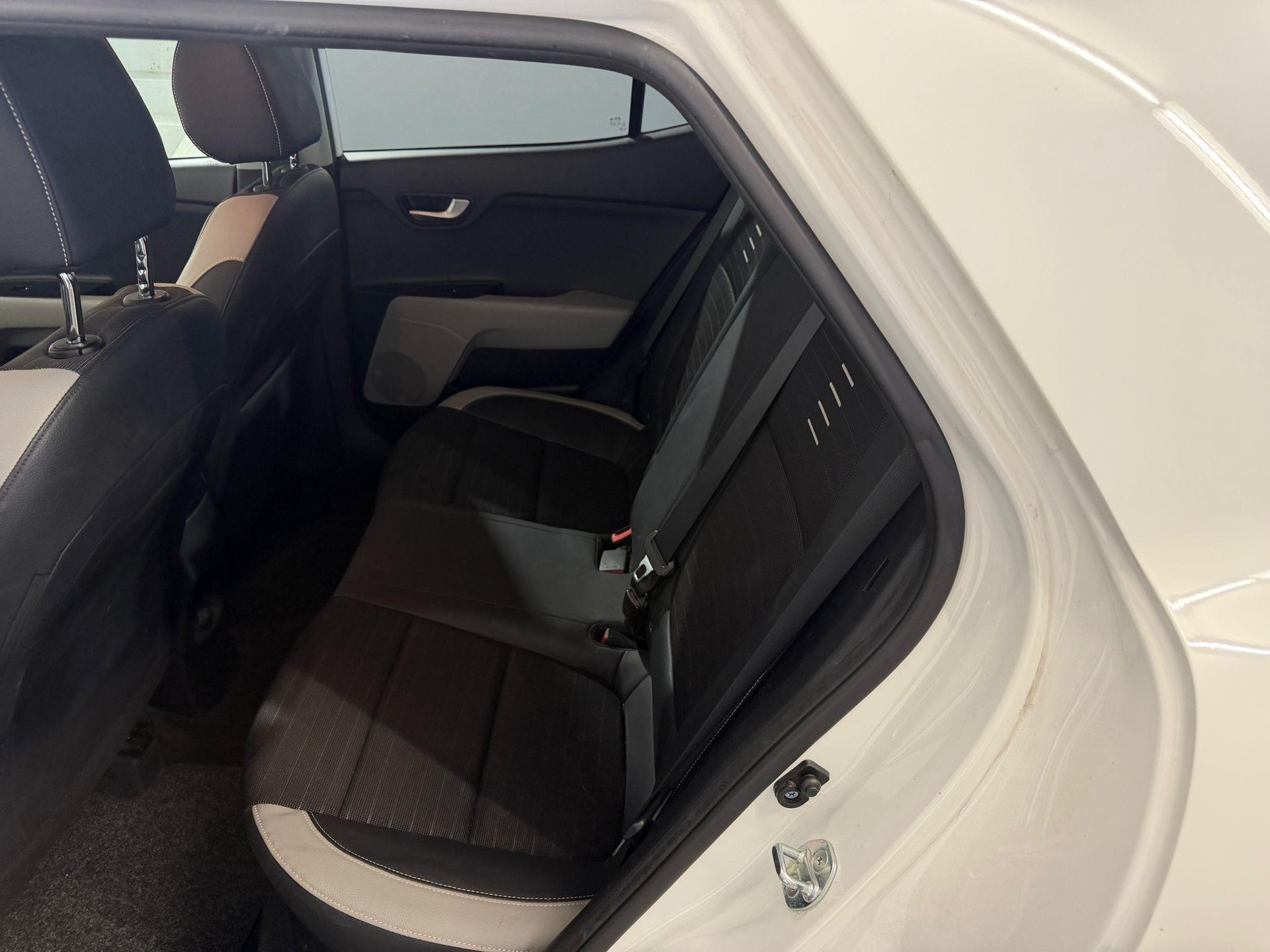 KIA Stonic 1.0 T-GDi-image-8