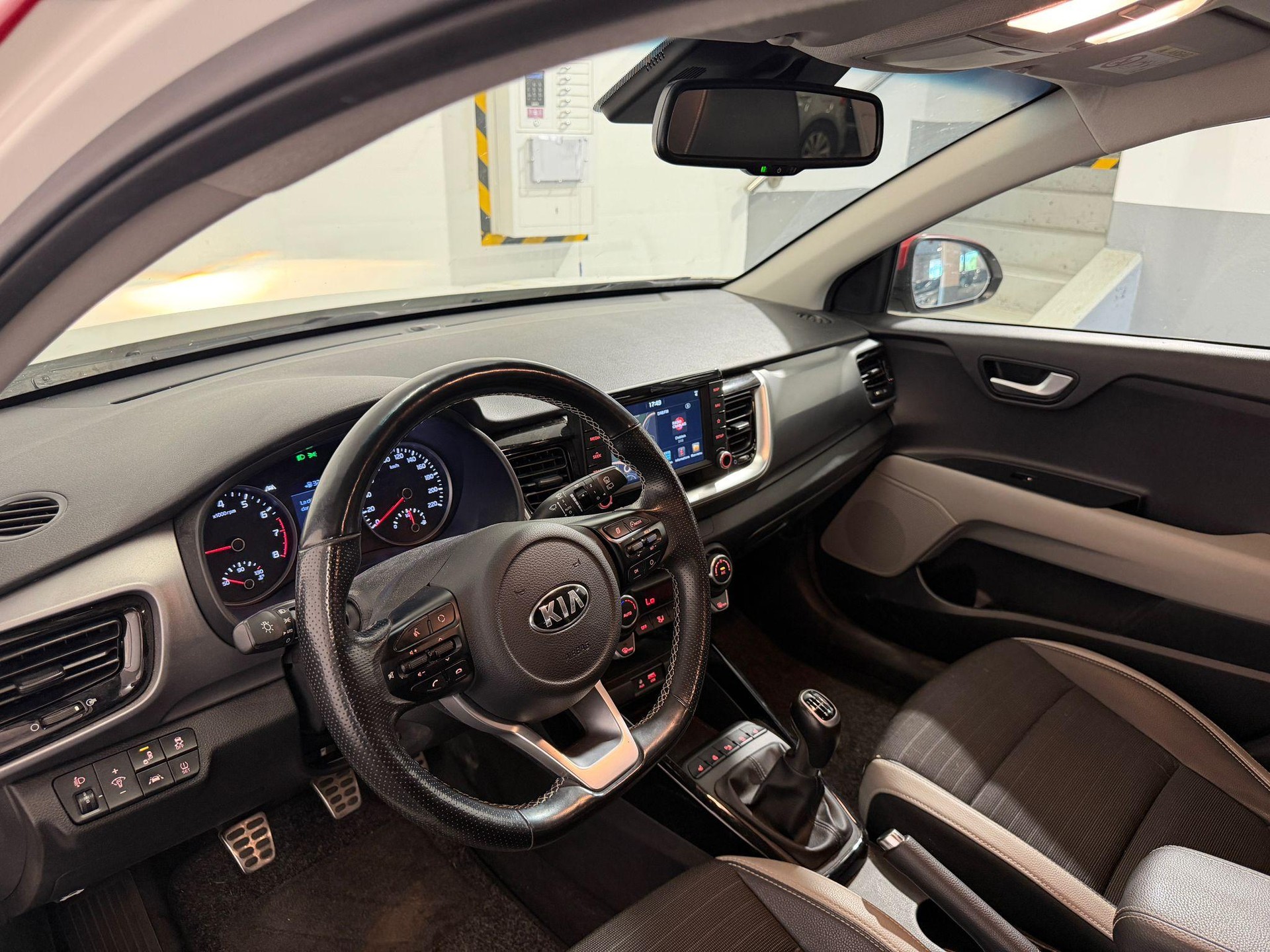 KIA Stonic 1.0 T-GDi-image-2