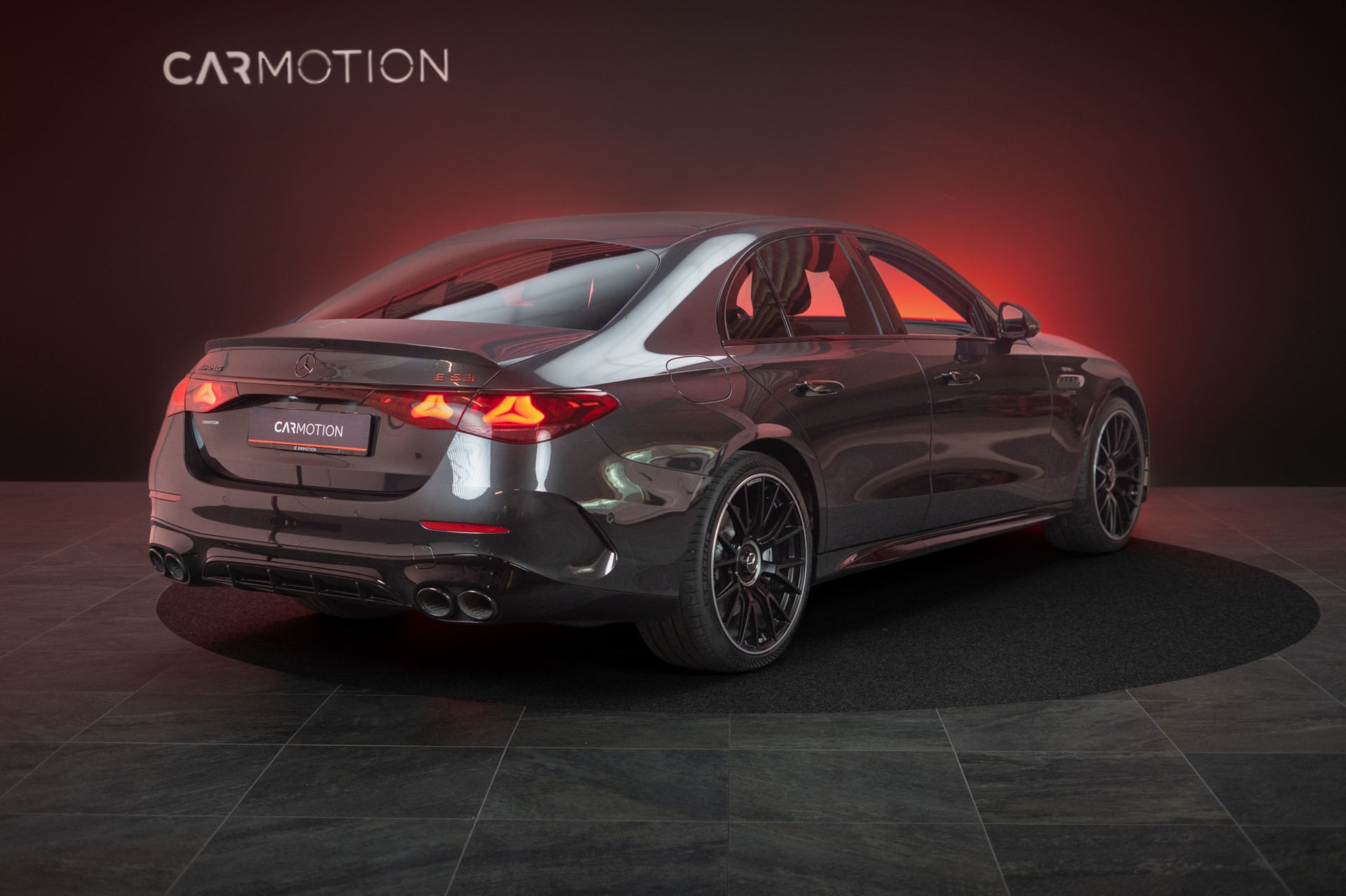 MERCEDES-BENZ E 53 Hybrid AMG 4matic+ / Beleuchteter Kühlergrill / Panorama / Burmester-showroom-element-3