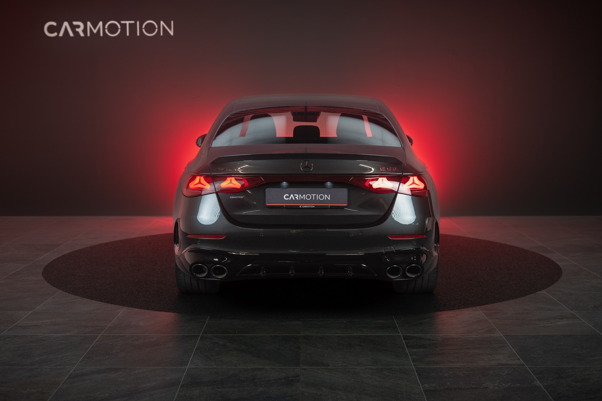MERCEDES-BENZ E 53 Hybrid AMG 4matic+ / Beleuchteter Kühlergrill / Panorama / Burmester-image-4